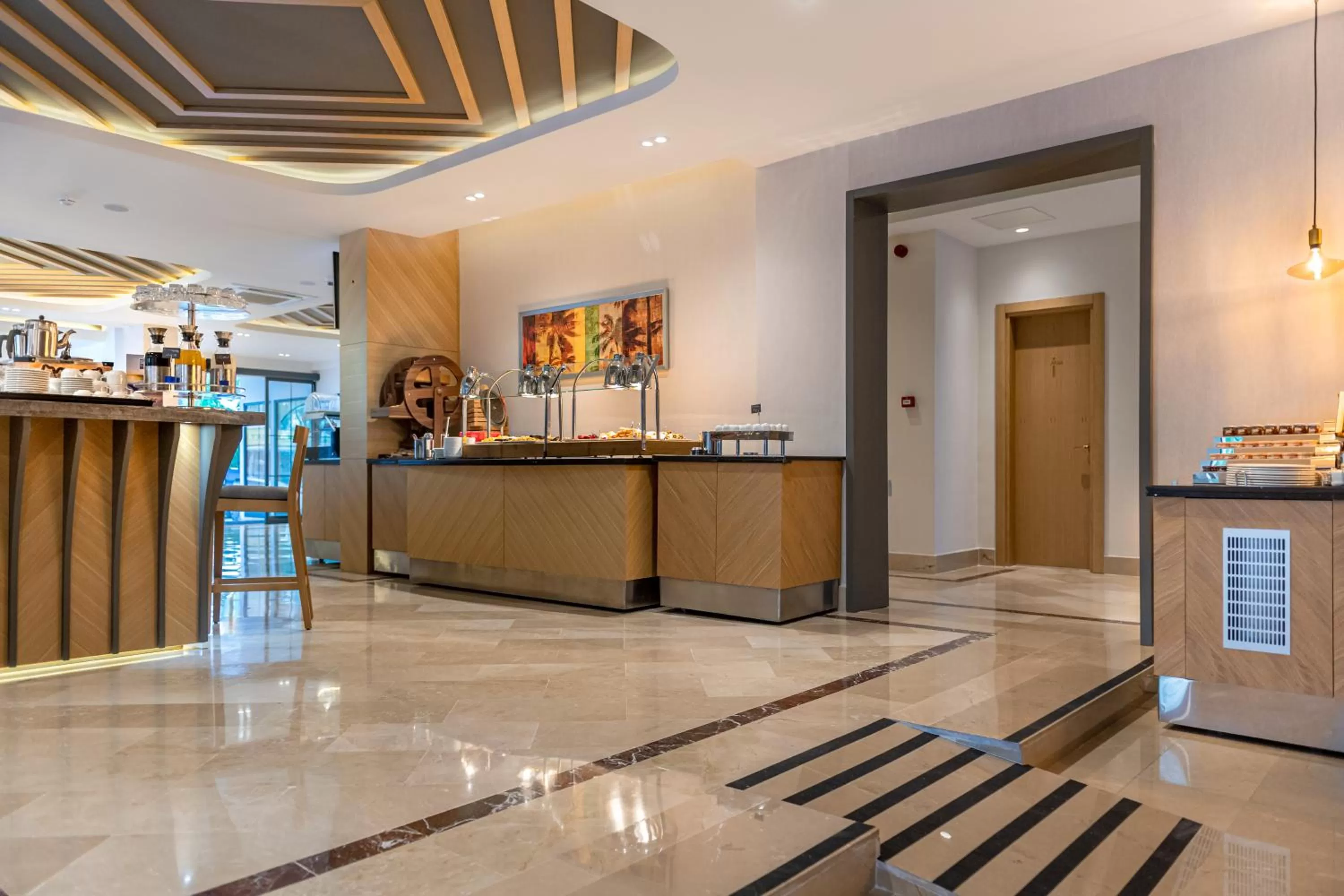 Restaurant/places to eat in Sealife Lounge - Adult only