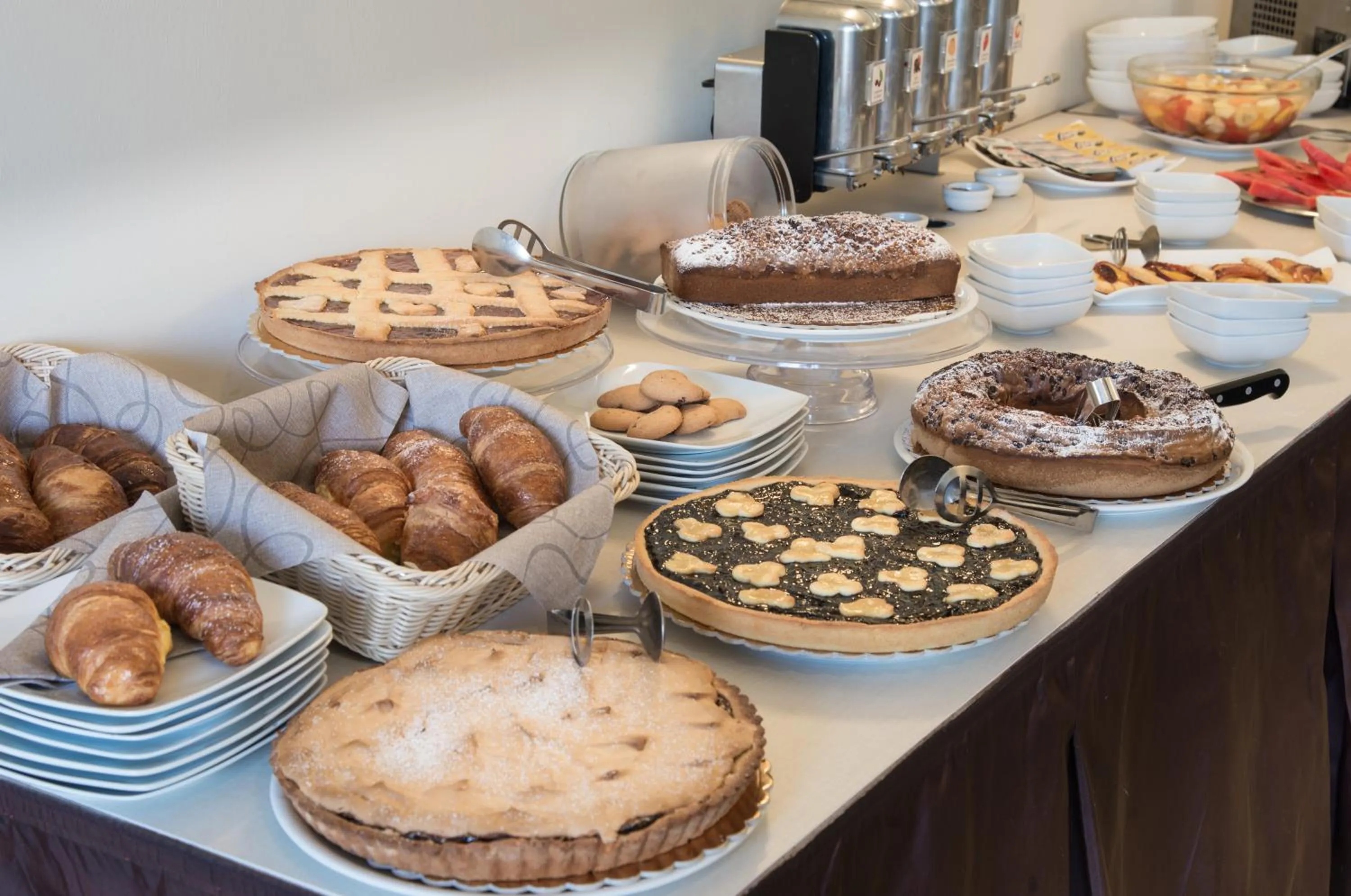 Food and drinks in Hotel Montebello