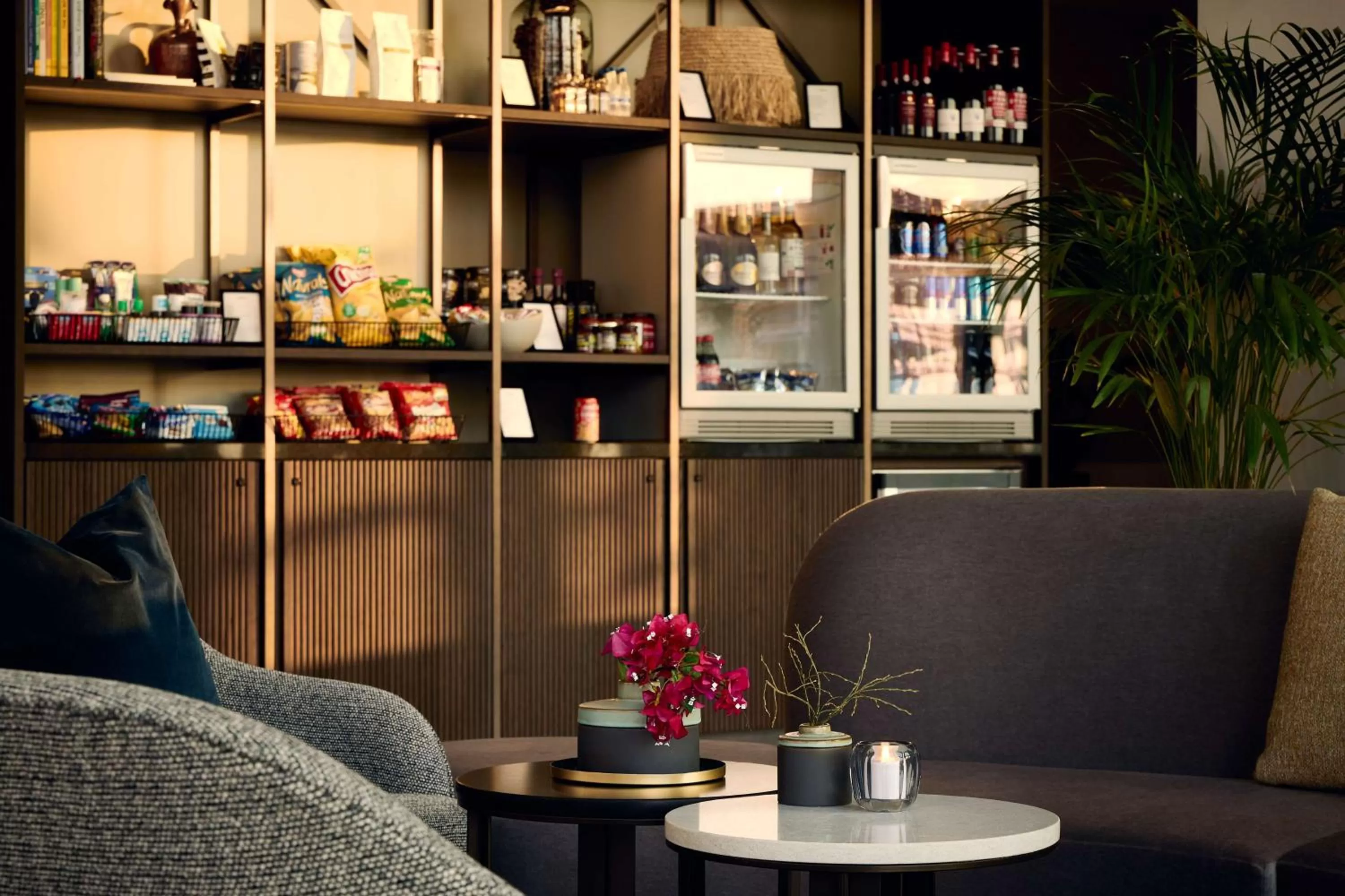 Lobby or reception in Adina Apartment Hotel Munich