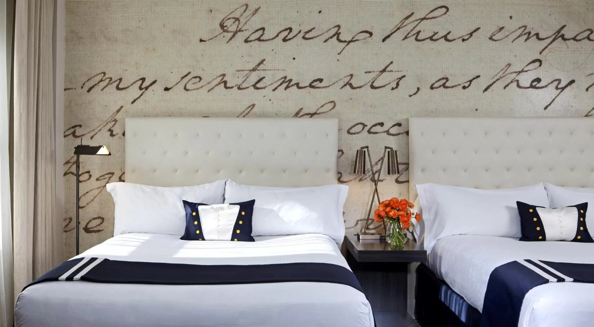 Photo of the whole room, Bed in Kimpton George Hotel by IHG