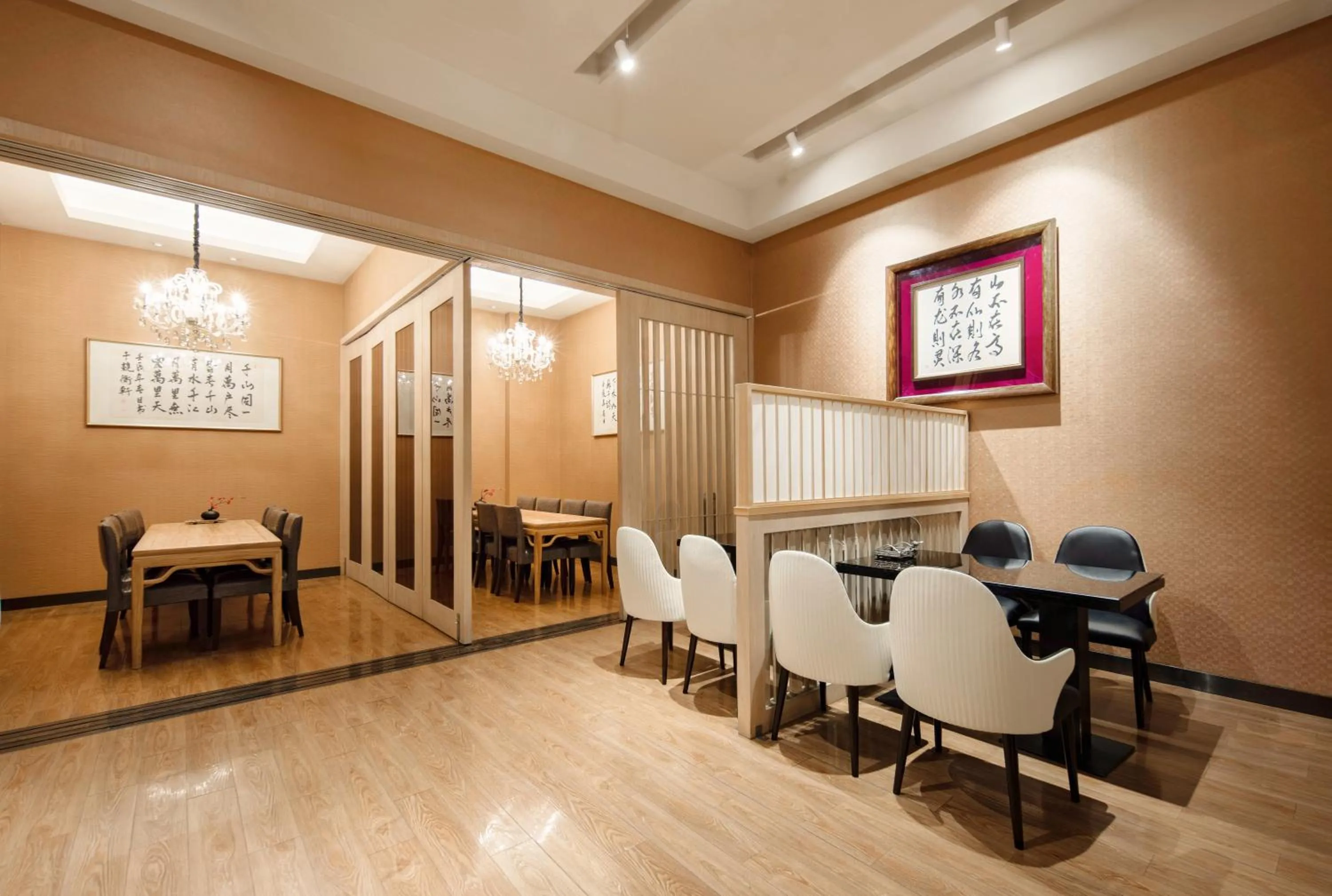 Restaurant/places to eat in Holiday Inn Shanghai Hongqiao West by IHG