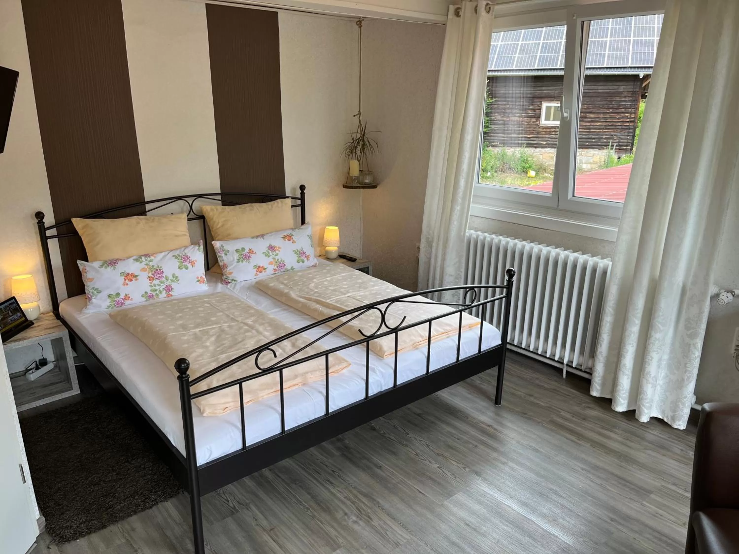 Photo of the whole room, Bed in Gasthaus Breitenbach