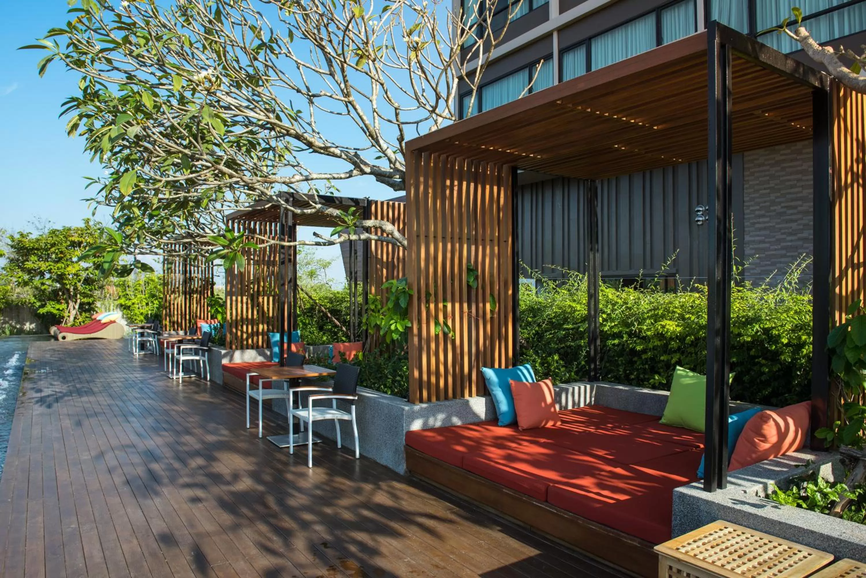 Swimming pool in North Hill City Resort