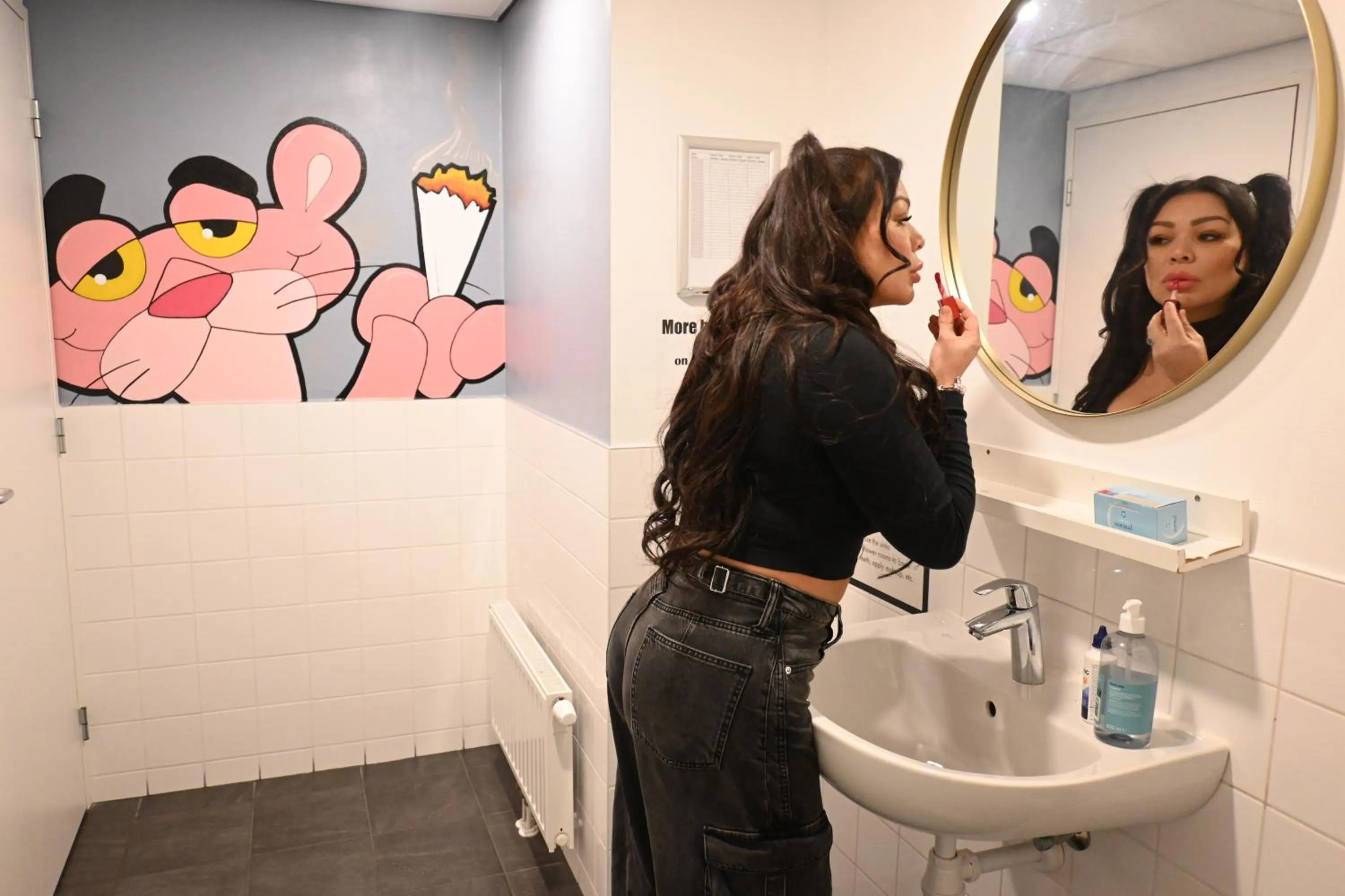 Bathroom in Dutchies Hostel