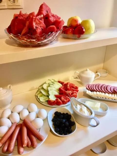 Food and drinks in Iveria