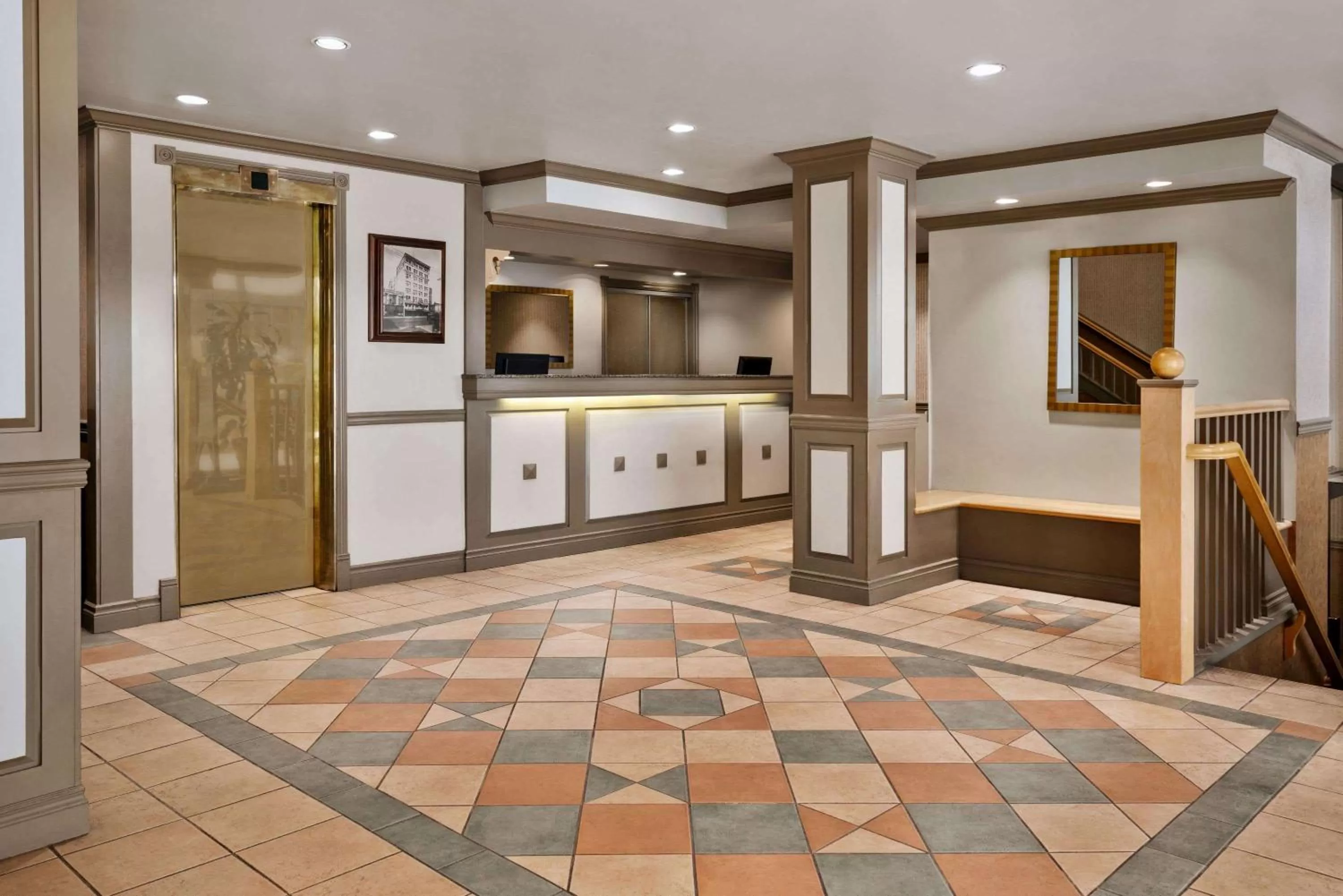 Lobby or reception in Days Inn by Wyndham Vancouver Downtown