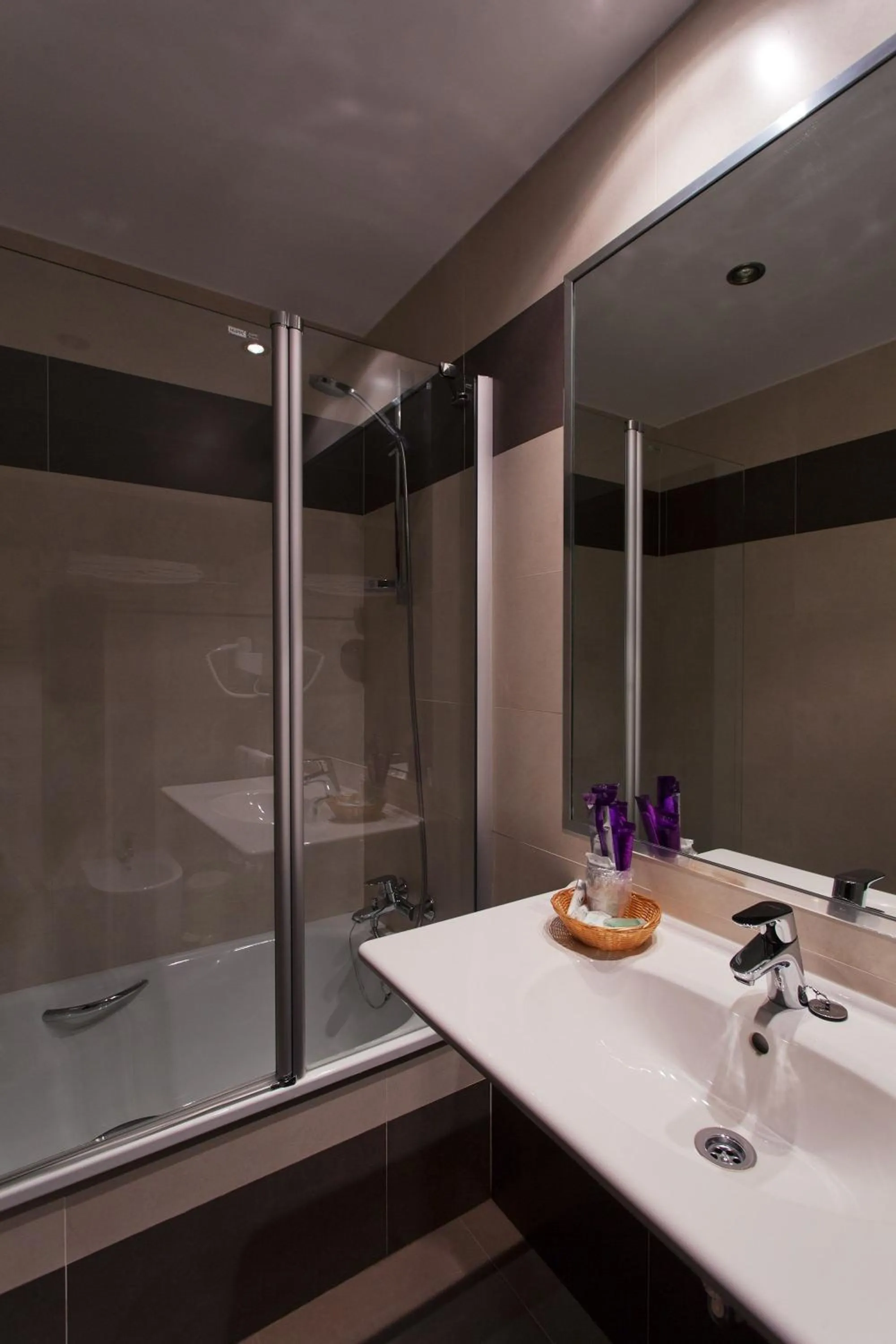 Bathroom in Hotel Río Hortega