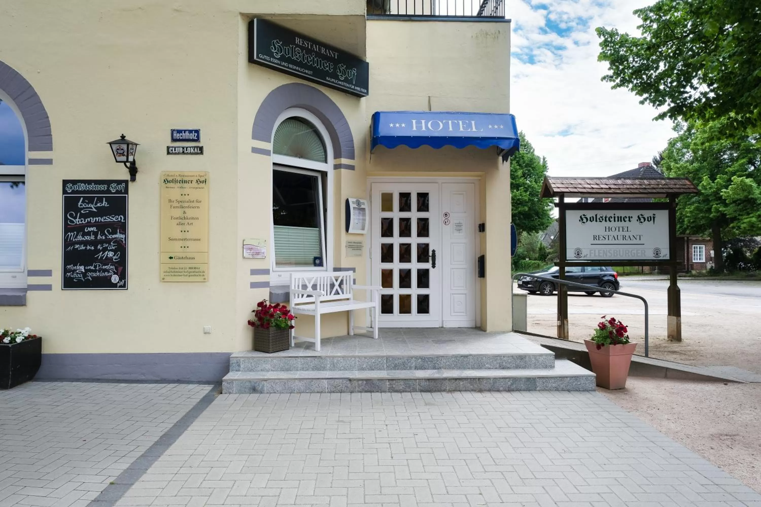 Property building in Hotel-Restaurant Holsteiner Hof