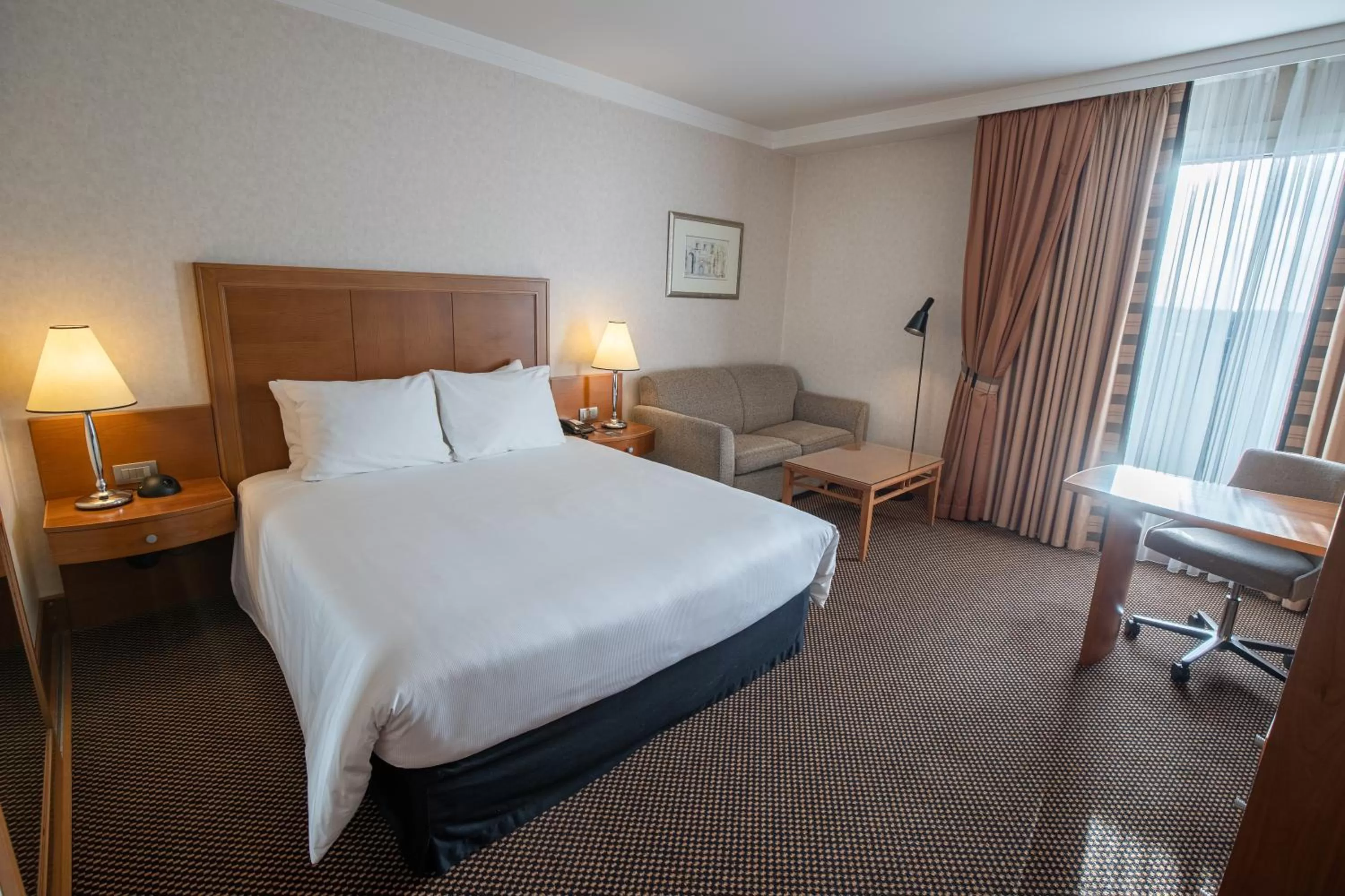 Bed in Crowne Plaza Brussels Airport by IHG