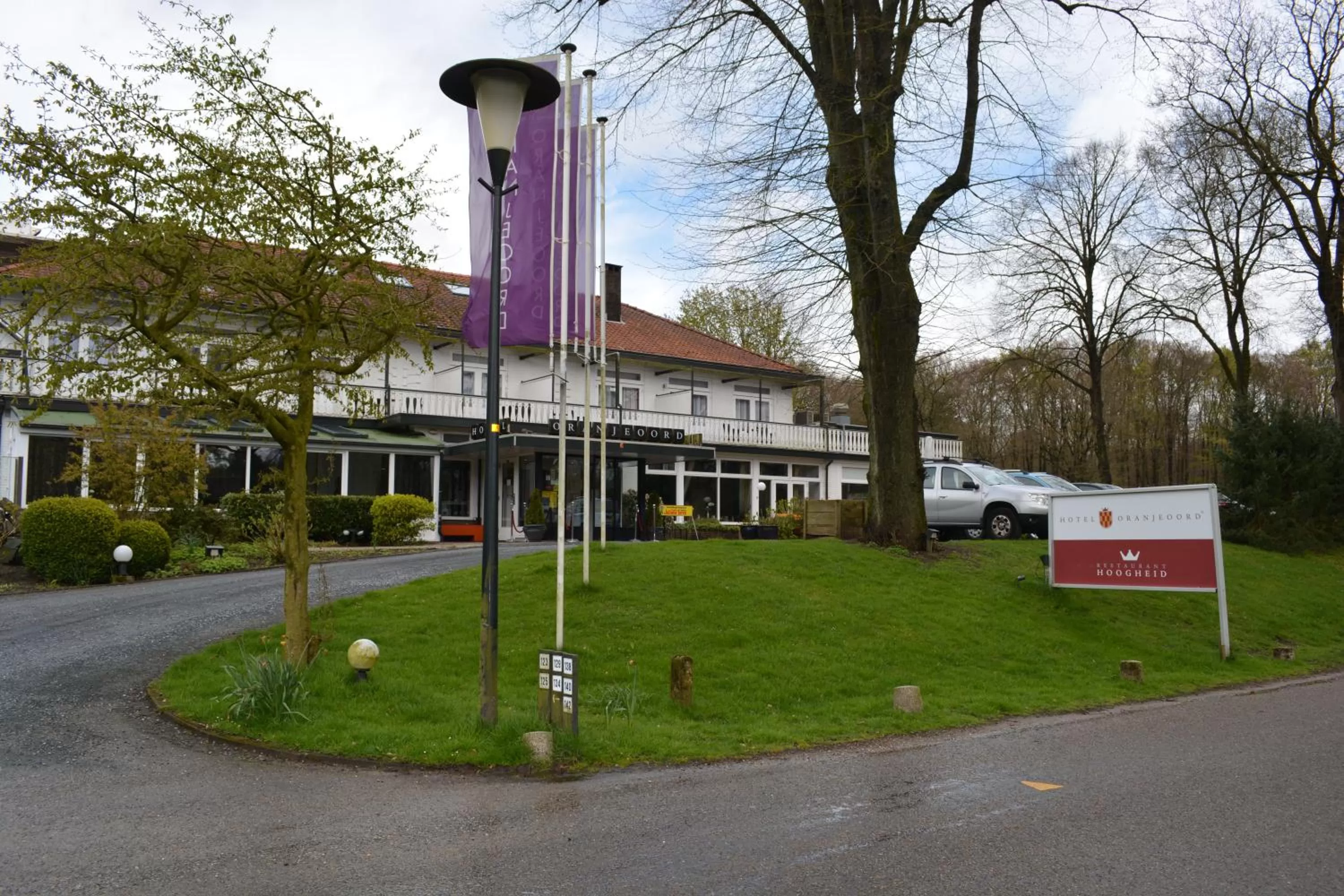 Facade/entrance, Property Building in Hotel Oranjeoord