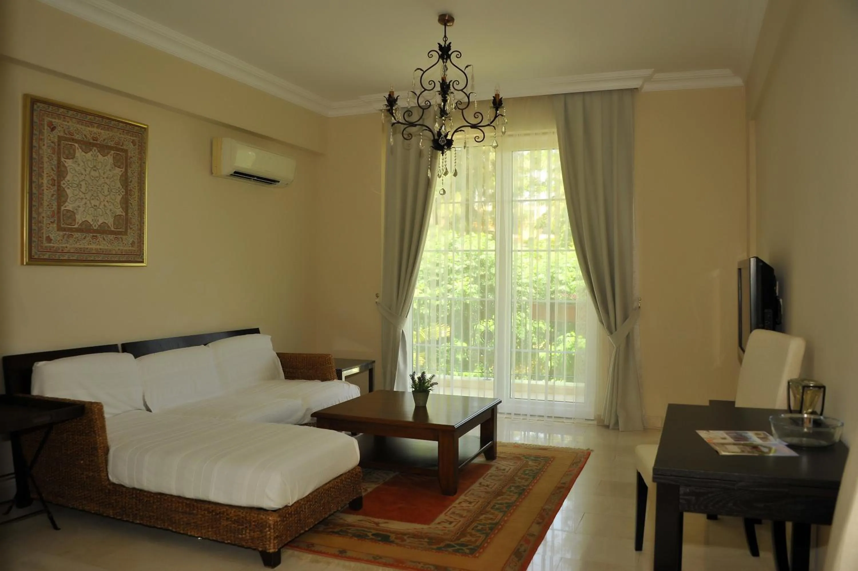 Staff, Bed in Kemer Residence