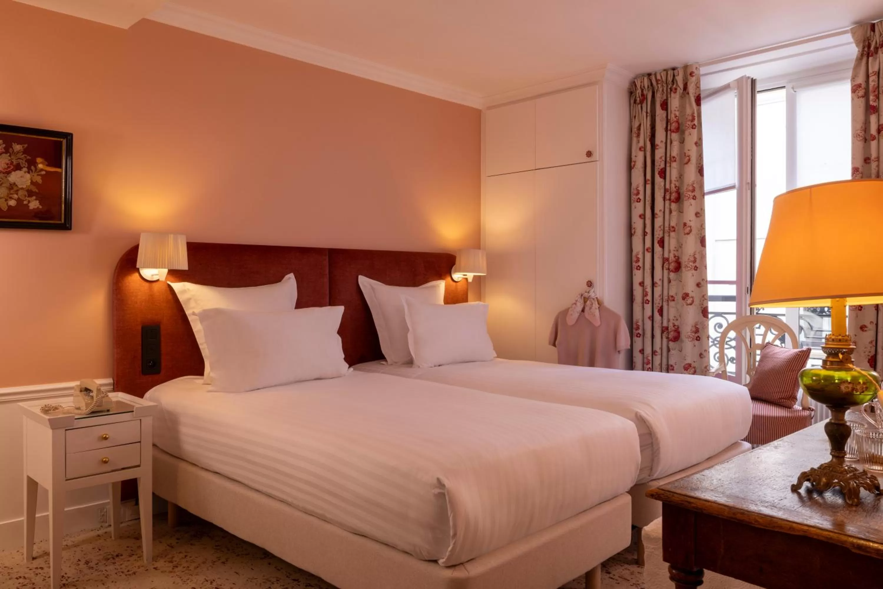 Bed in Hôtel Le Saint Gregoire