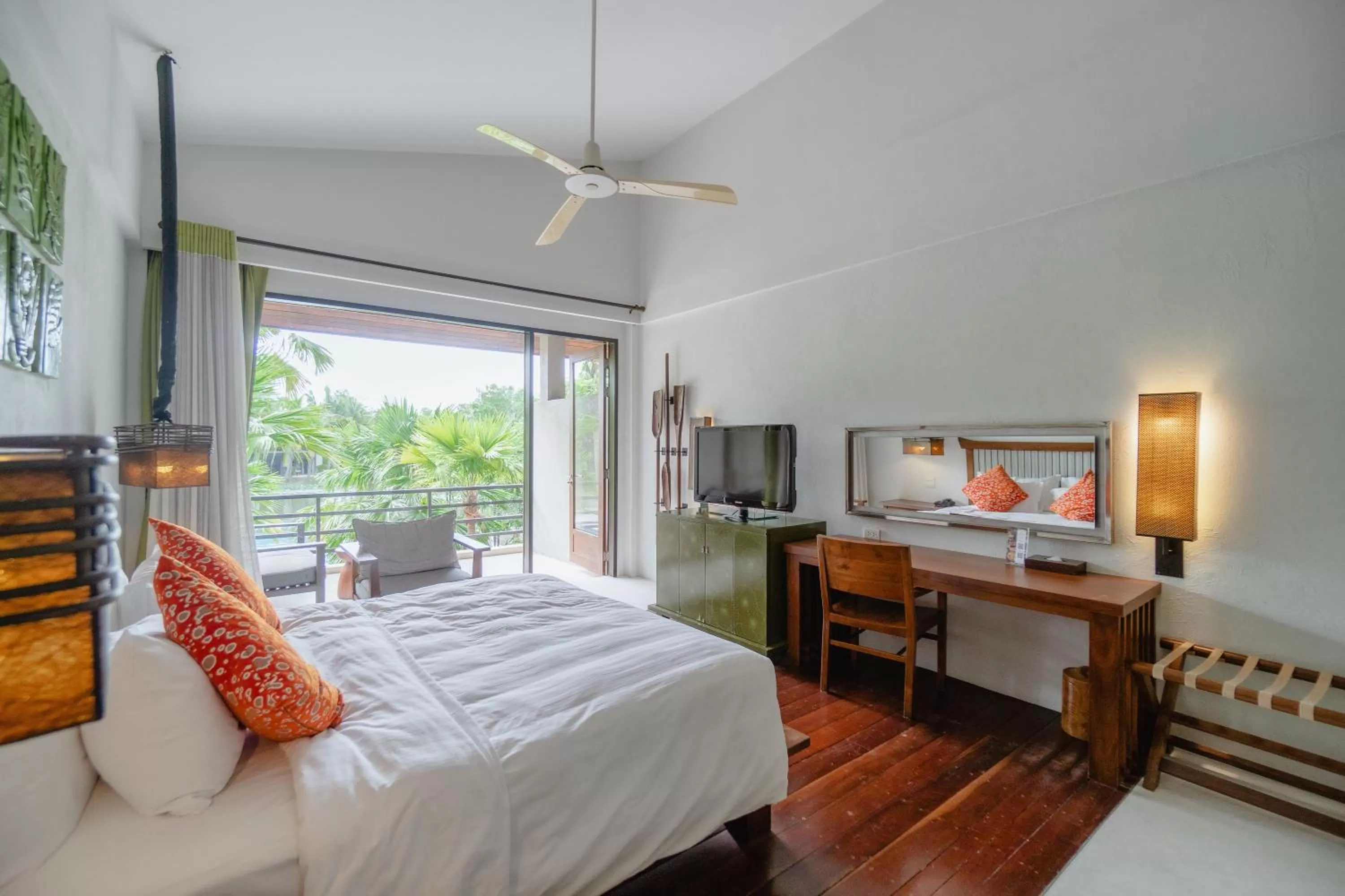 Bed in Pattara Resort & Spa