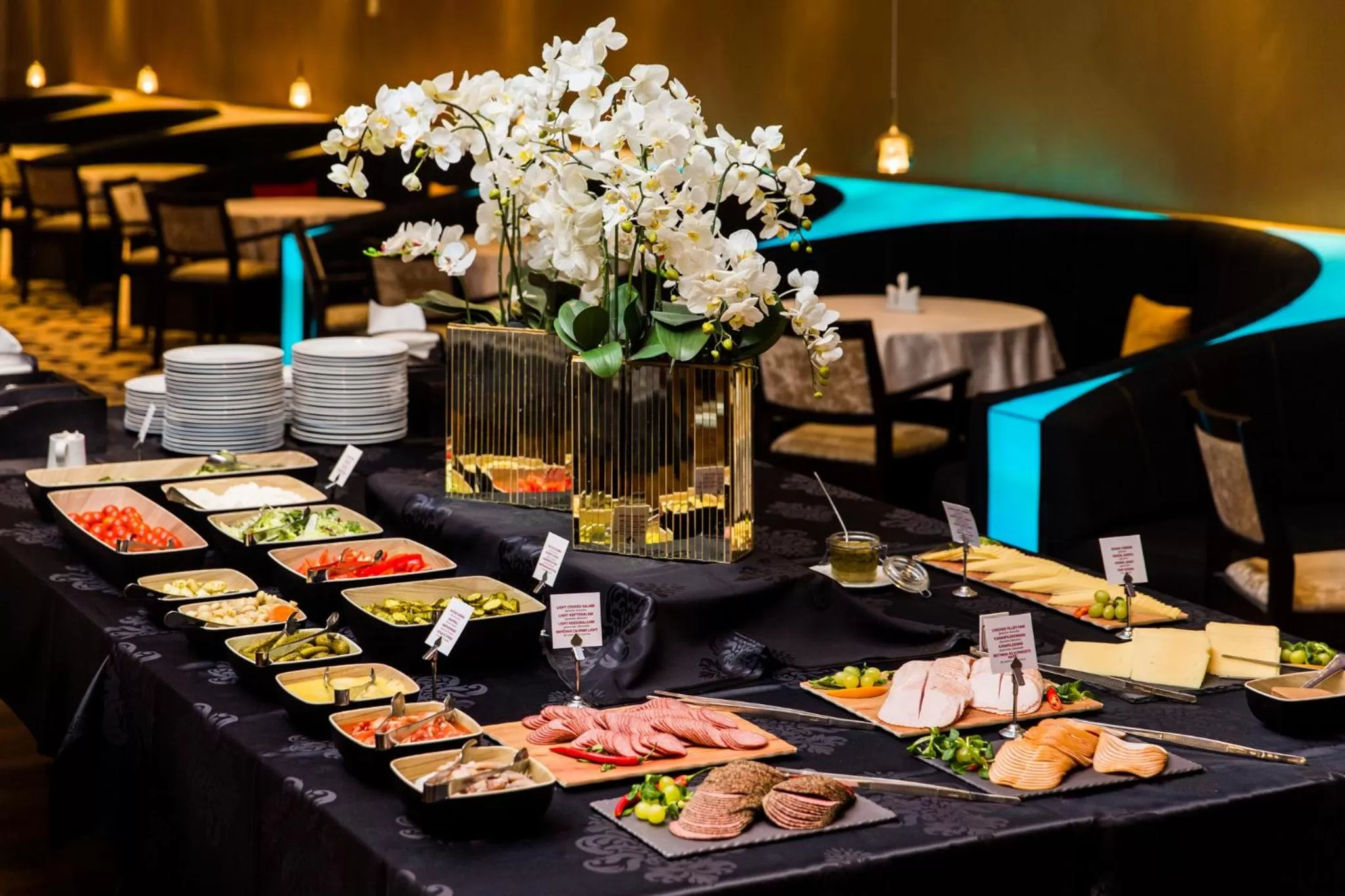 Buffet breakfast in Original Sokos Hotel Viru