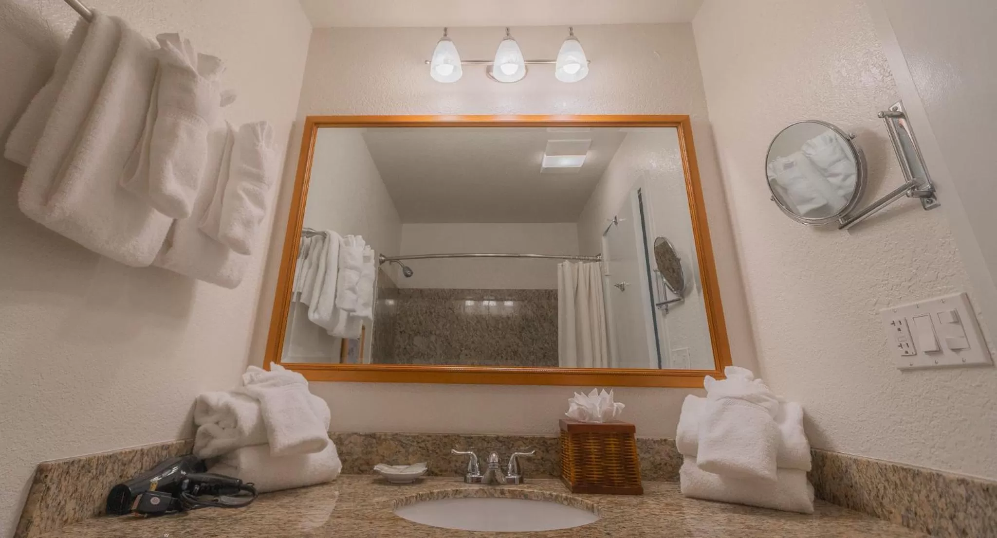 Bathroom in Tolovana Inn