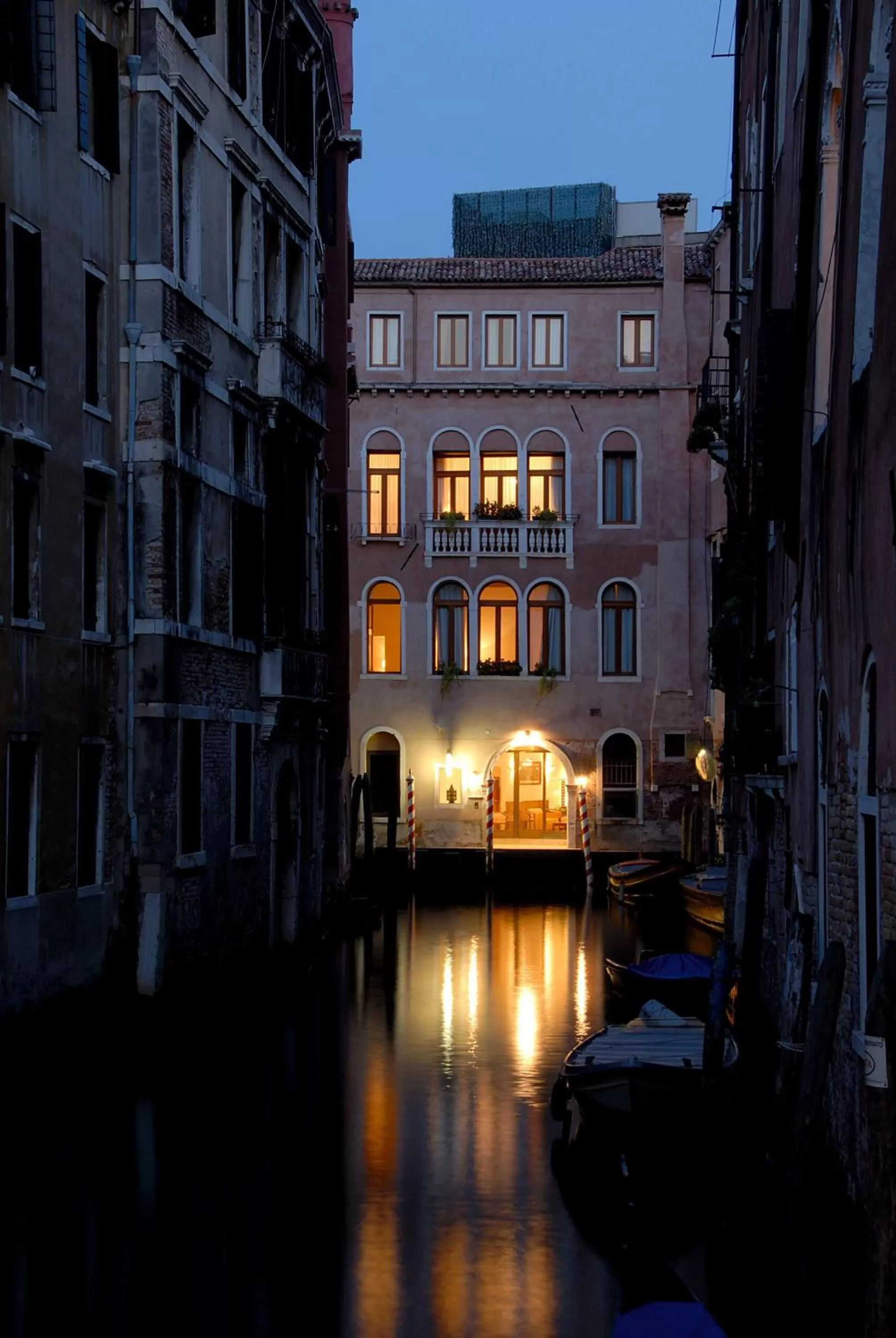 Facade/entrance in All’Angelo Art Hotel