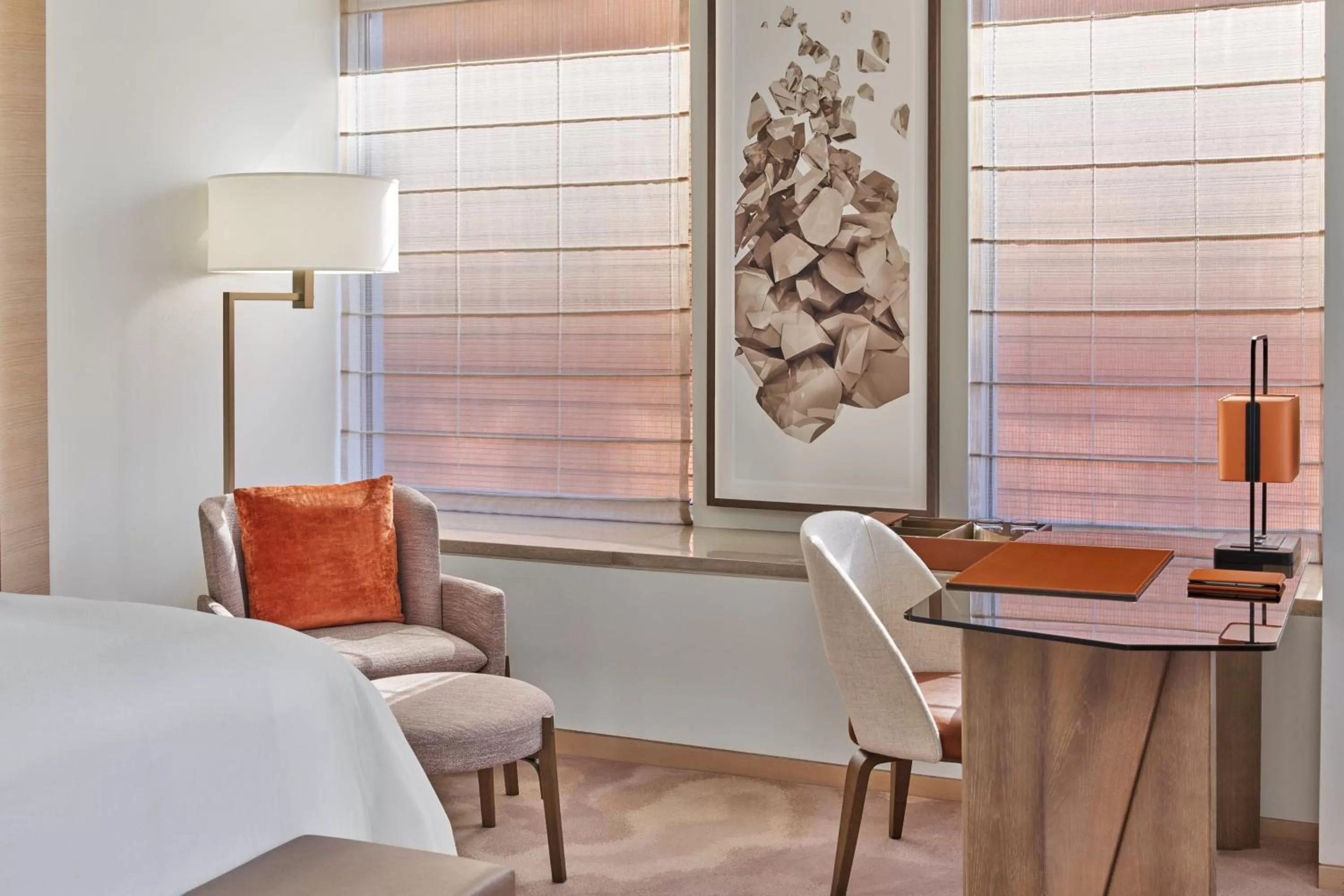 Photo of the whole room, Bed in The St. Regis San Francisco