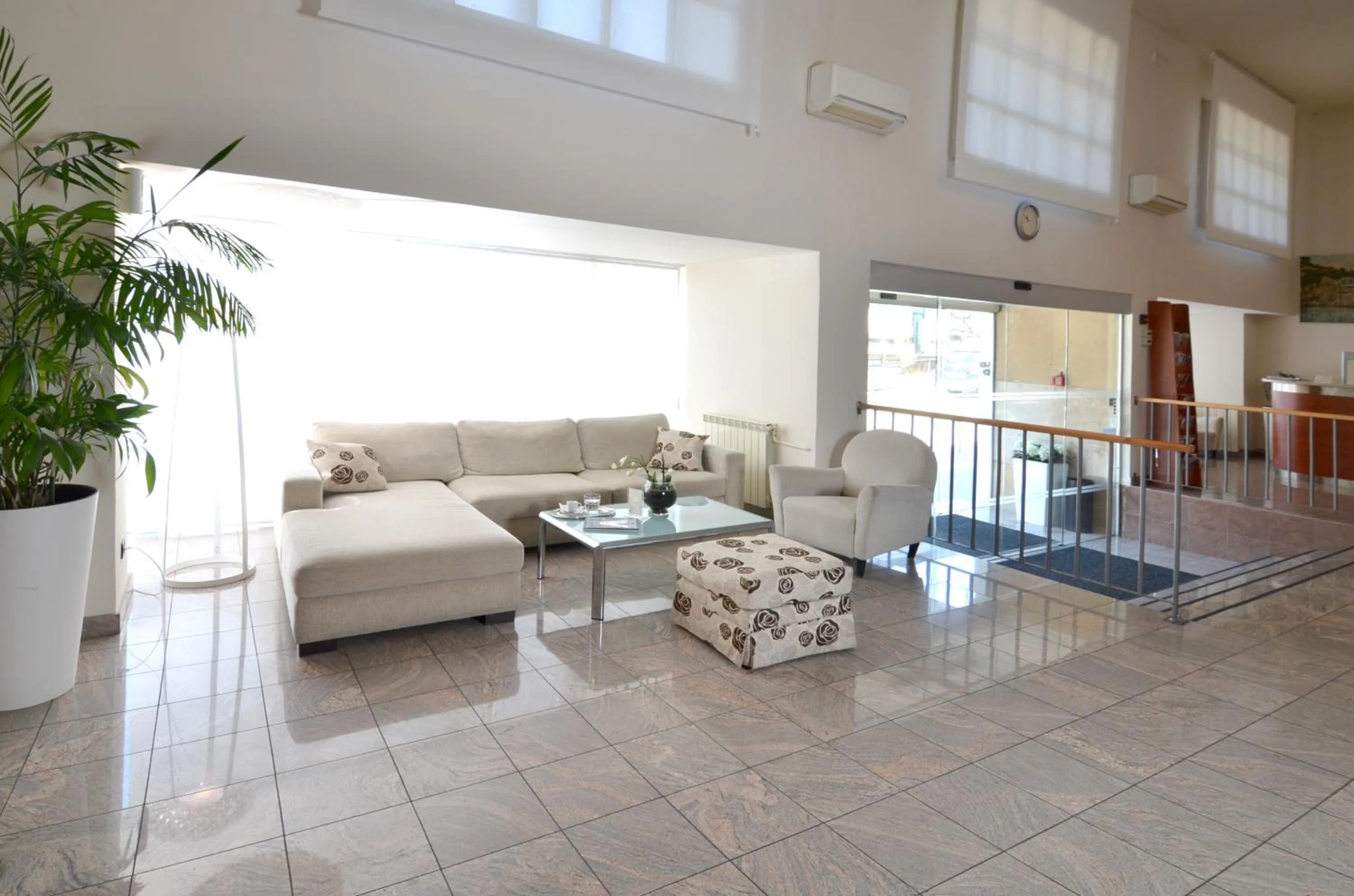 Lobby or reception in Hotel Neboder