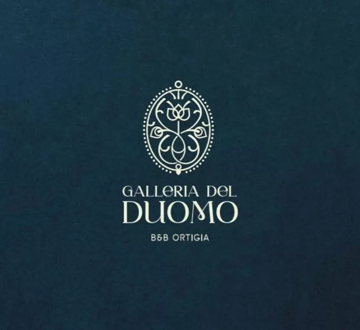 Property building in Galleria del Duomo