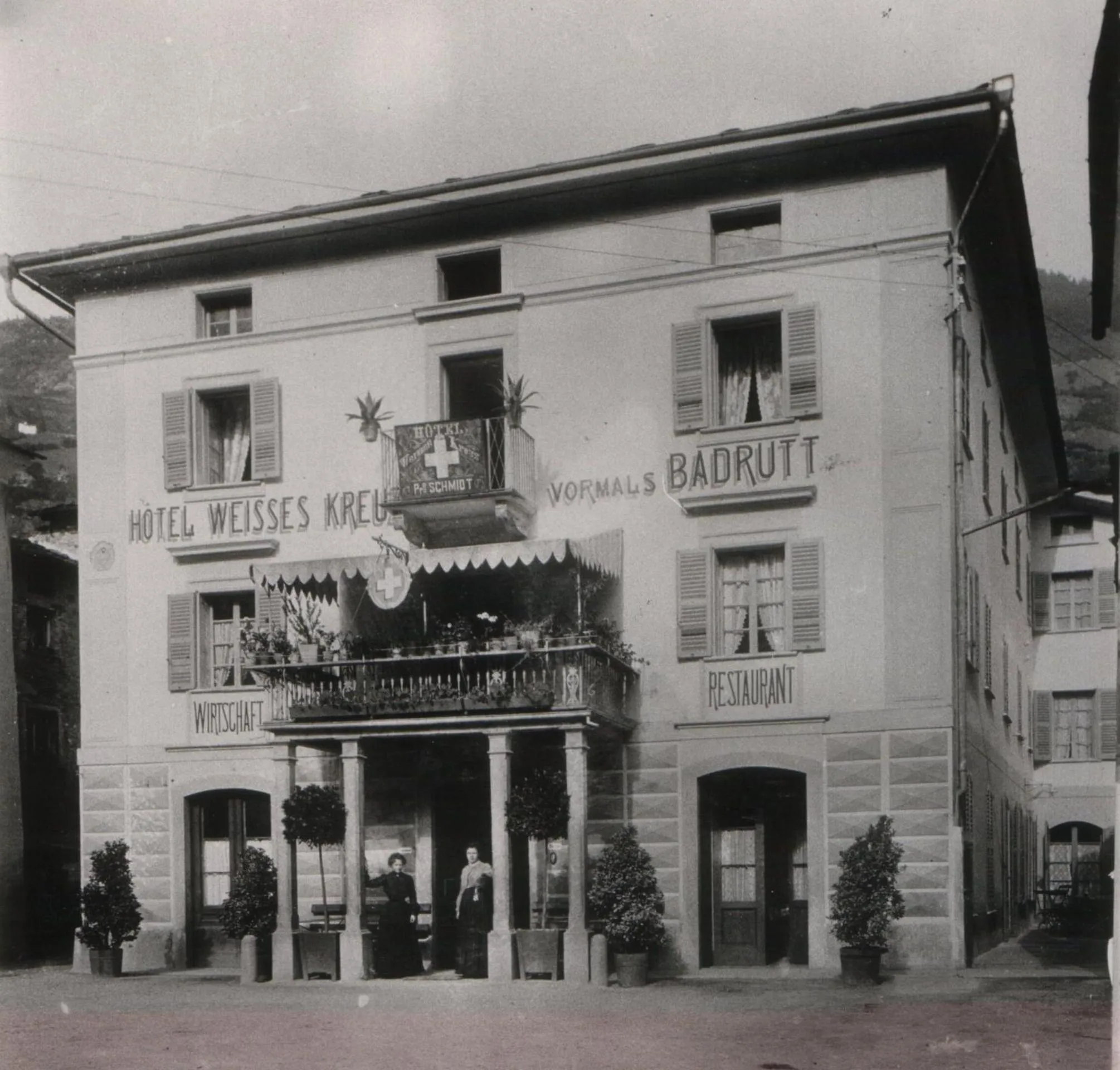 Property building in Hotel & SPA Croce Bianca