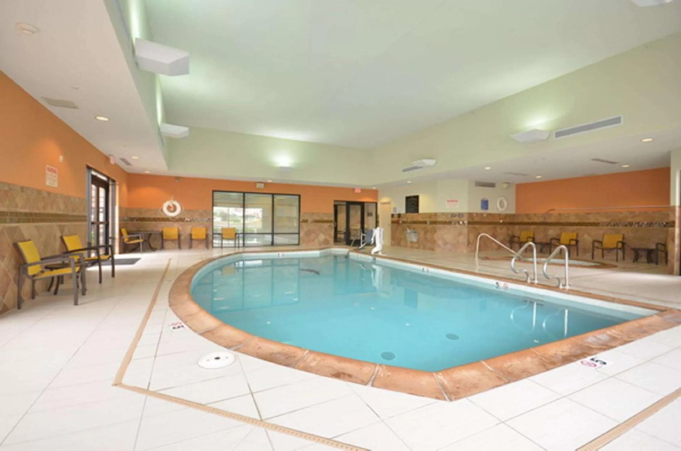 Pool view in Hampton Inn and Suites Tulsa/Catoosa