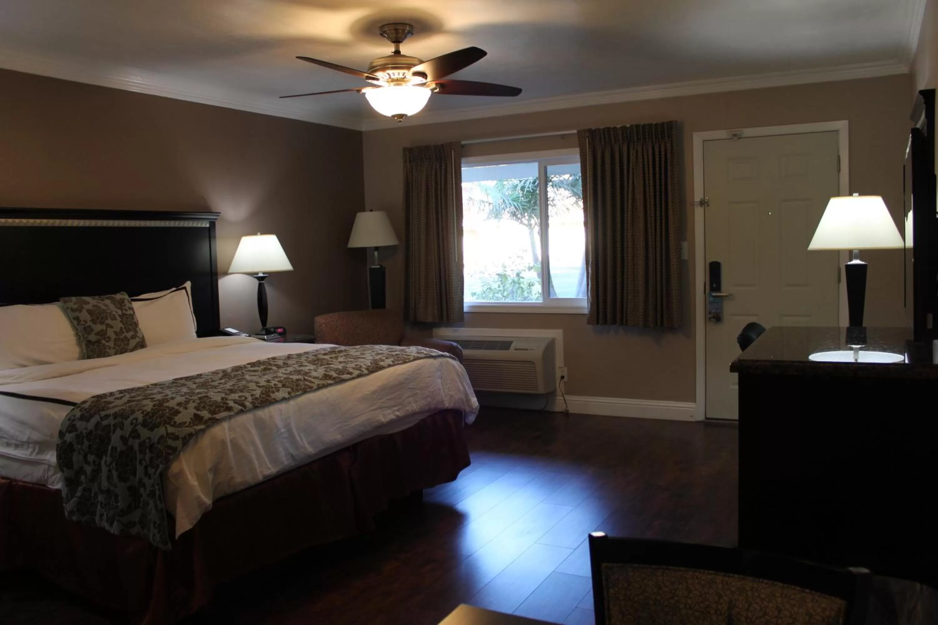 Bedroom, Bed in Travelodge by Wyndham Santa Maria