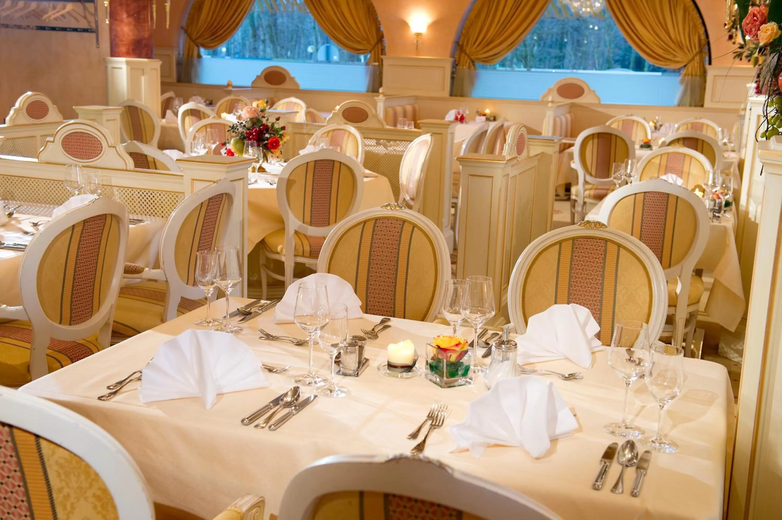 Restaurant/places to eat in Parkhotel