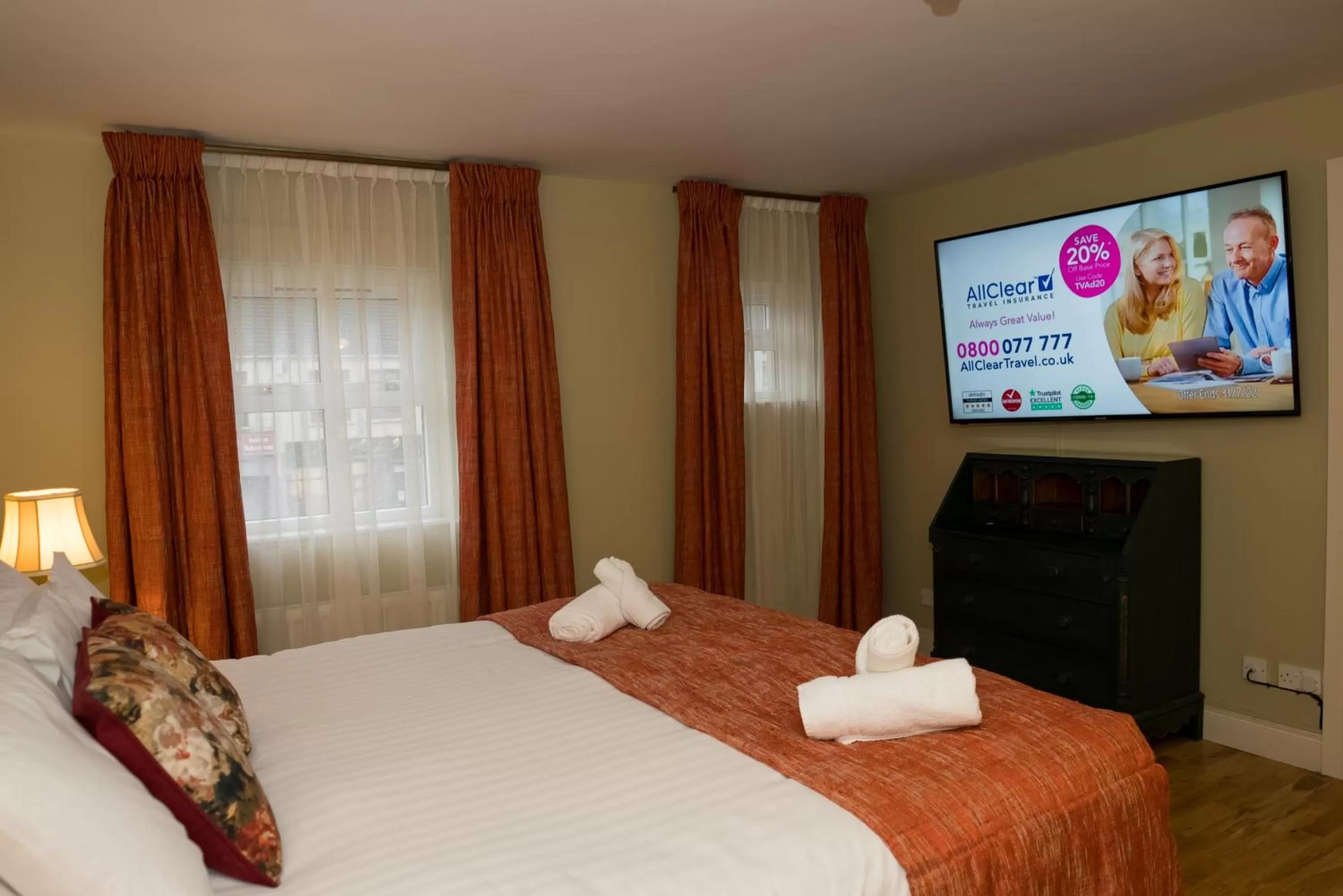 Bedroom, Bed in Walsh's Hotel and Apartments