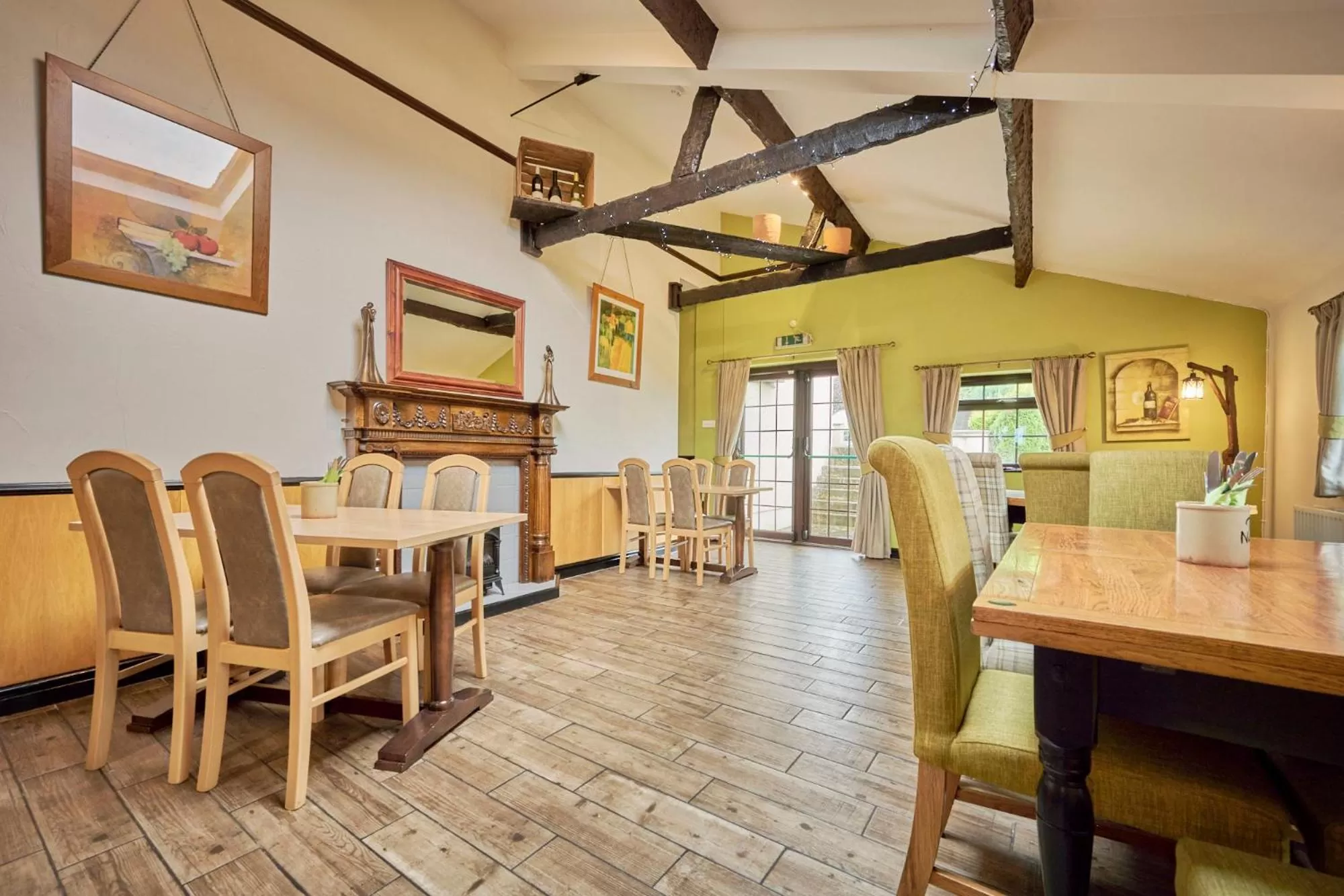 Restaurant/places to eat in The Old Ginn House Inn