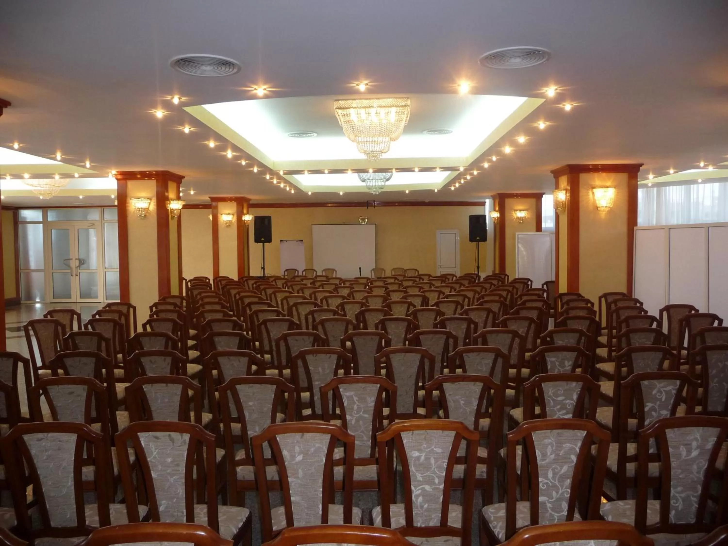 Business facilities in Hotel Emma West