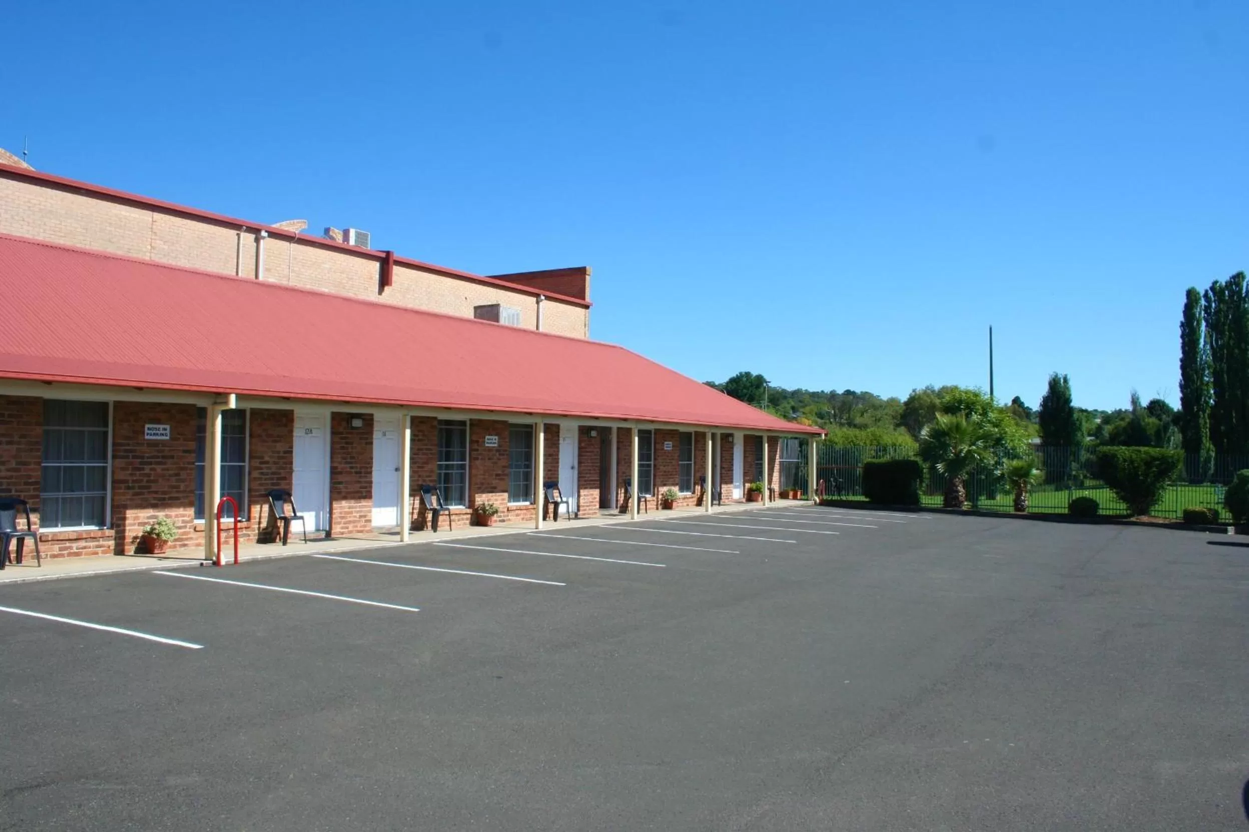 Parking in Club Motel Armidale