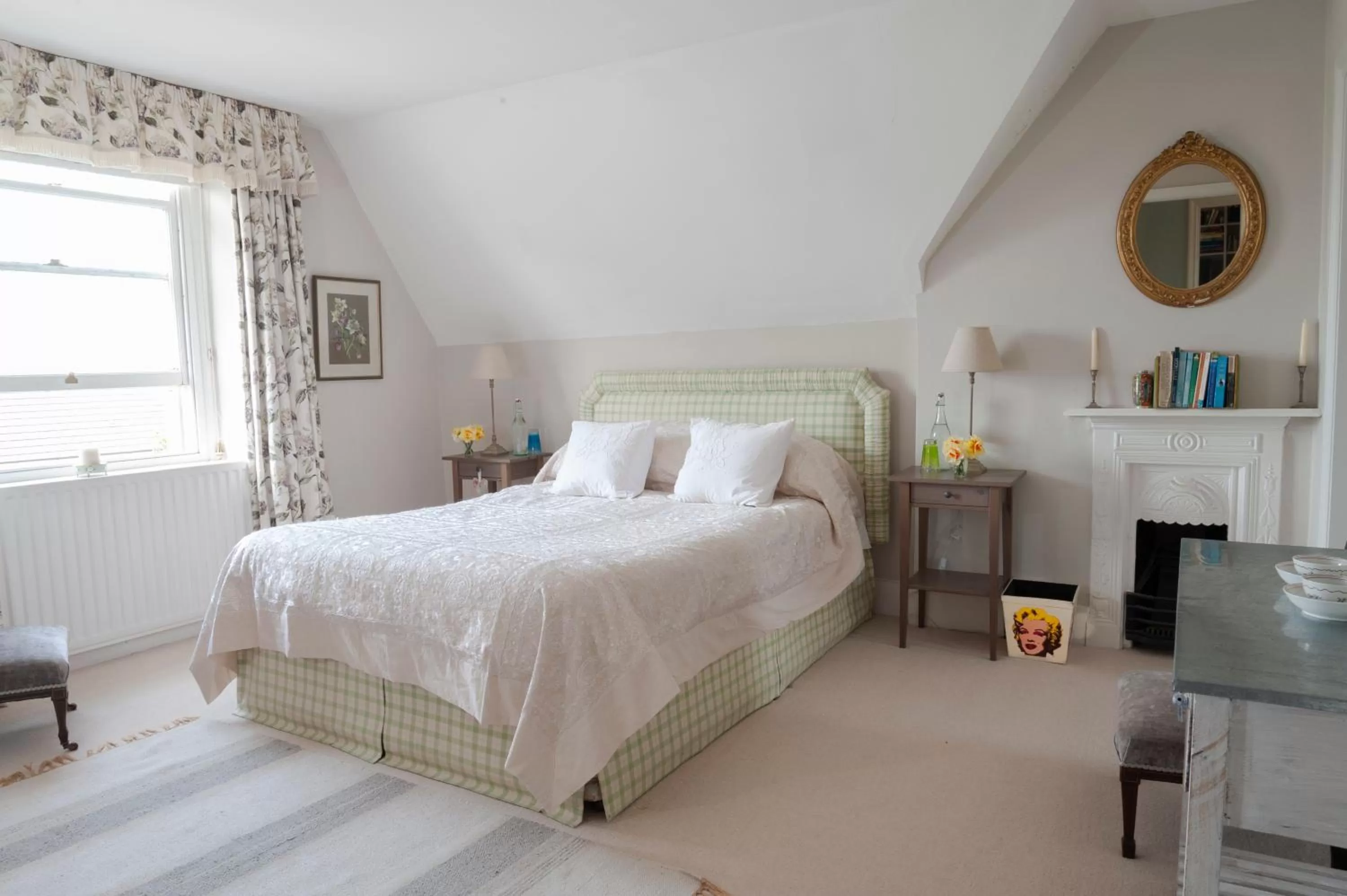 Bed in Avalon House Bed and Breakfast