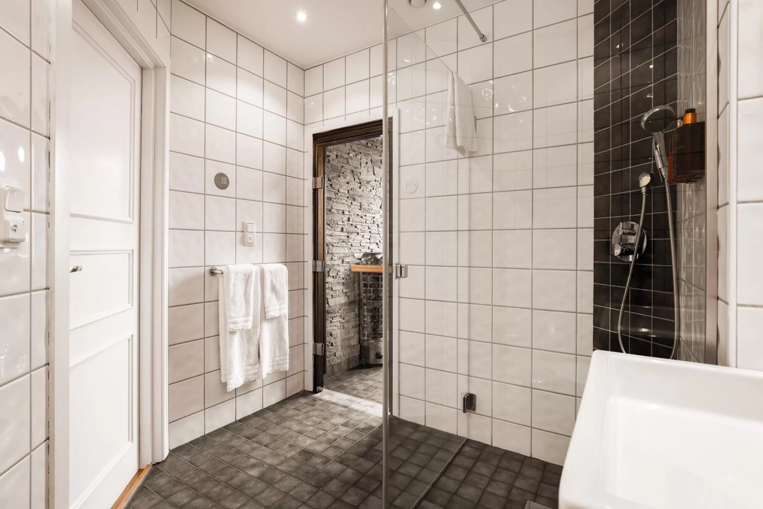 Shower in Comfort Hotel Linköping City