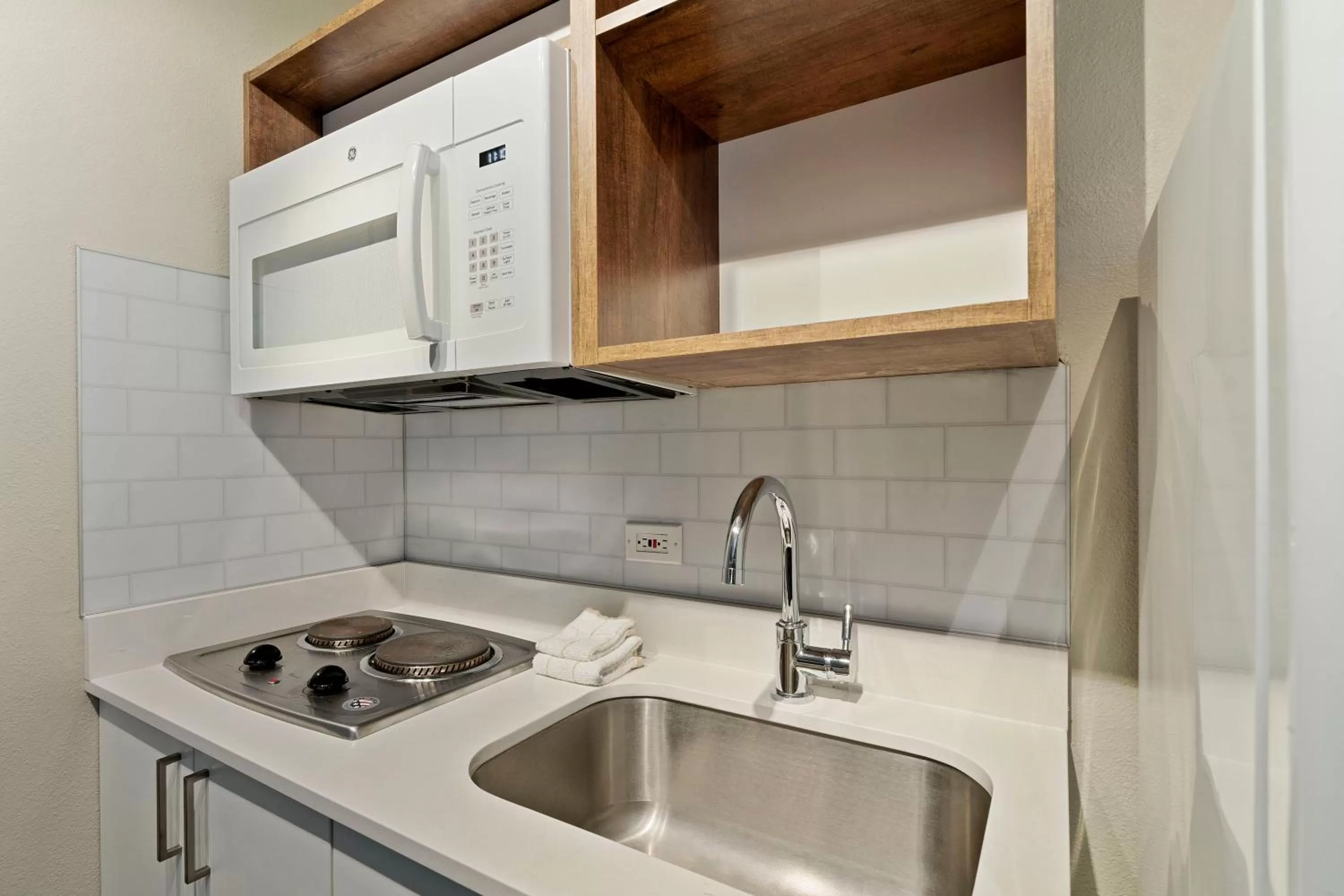 Kitchen or kitchenette in Extended Stay America Suites - Seattle - Redmond