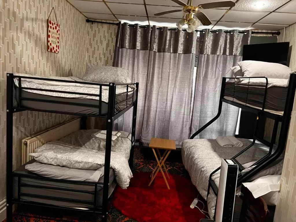 Bed in BLACKPOOL MERCY Inn HOTEL