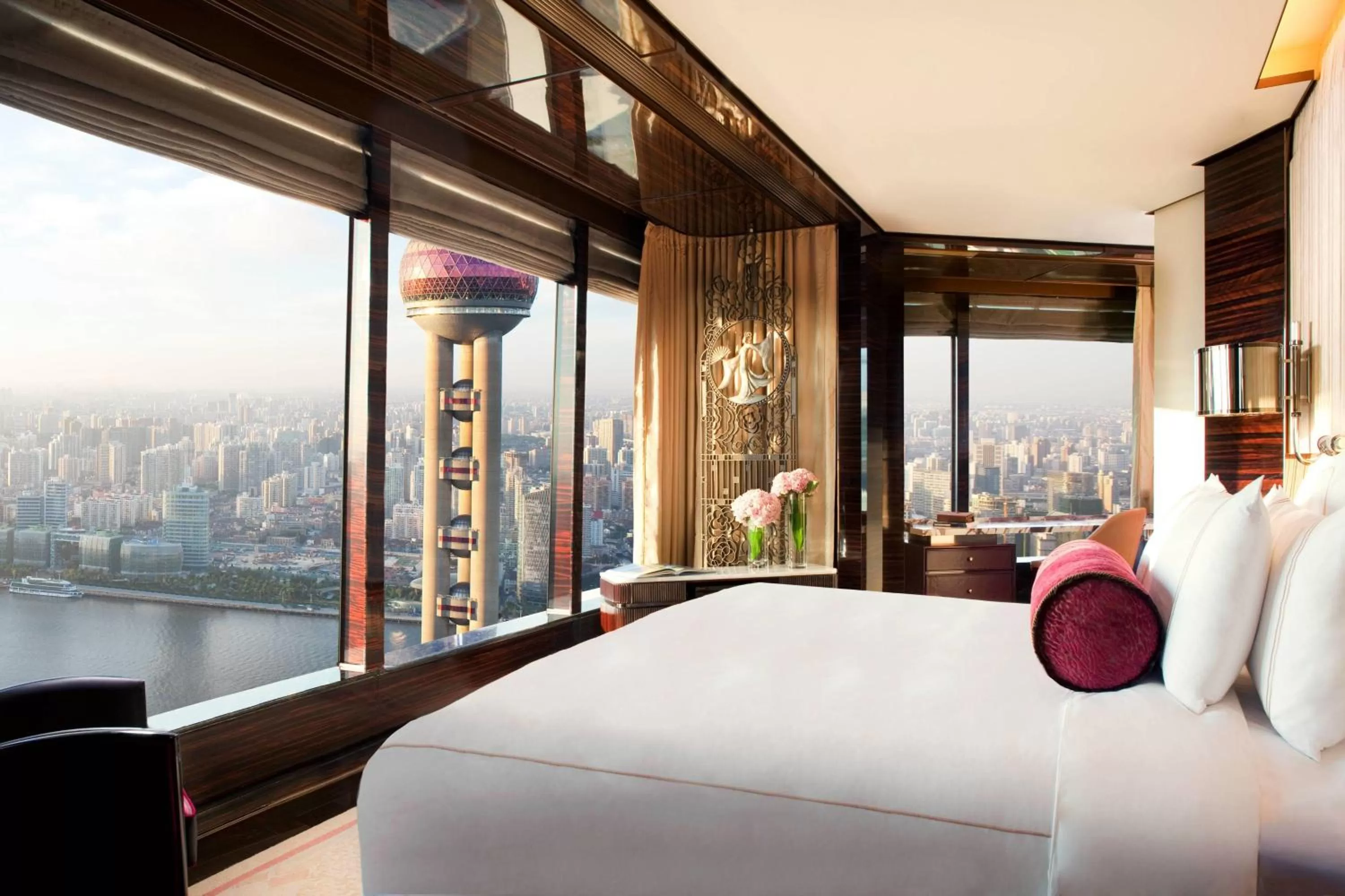 Photo of the whole room, Bed in The Ritz-Carlton Shanghai, Pudong