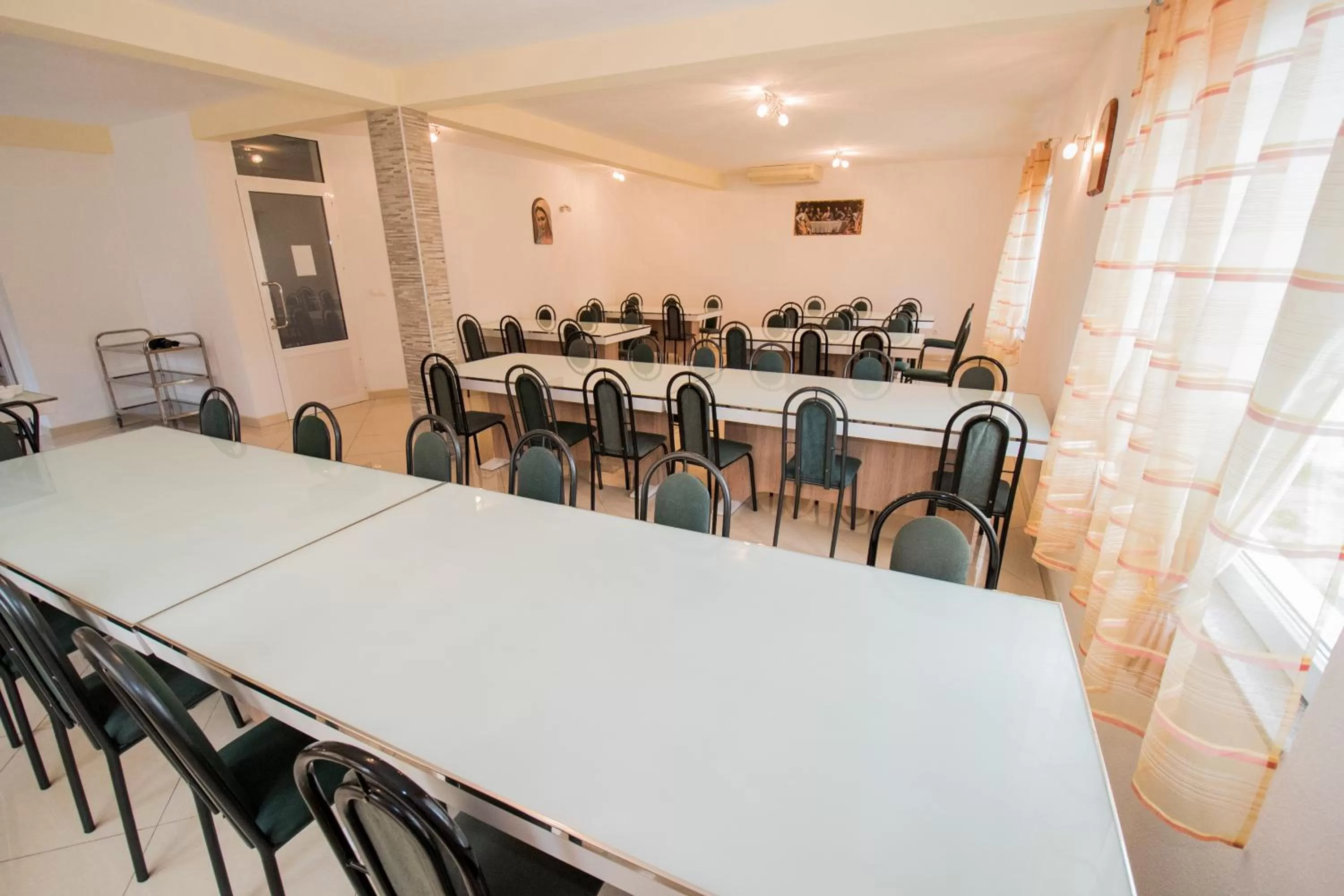 Restaurant/places to eat in Pansion Maglica