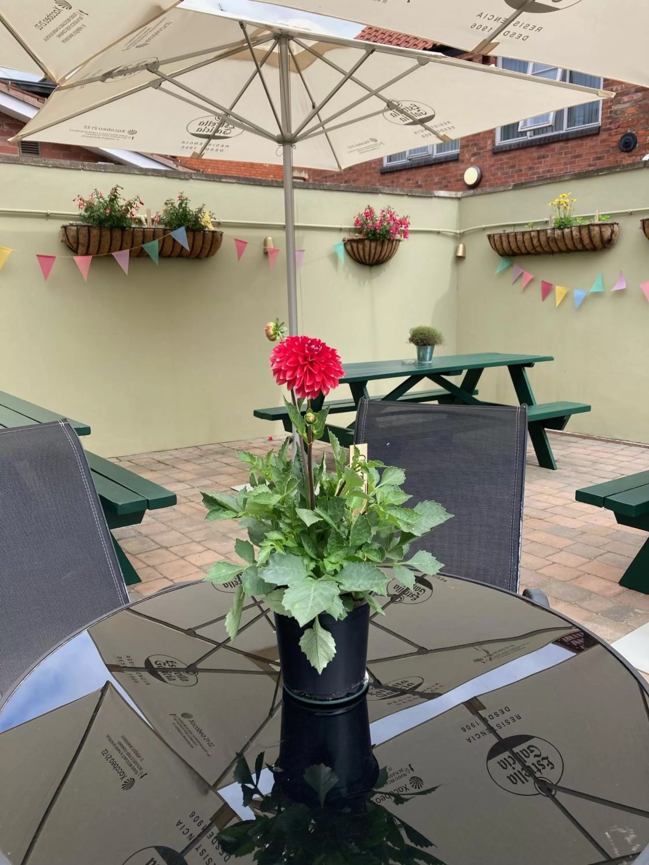 Property building in Beaumond Cross Inn