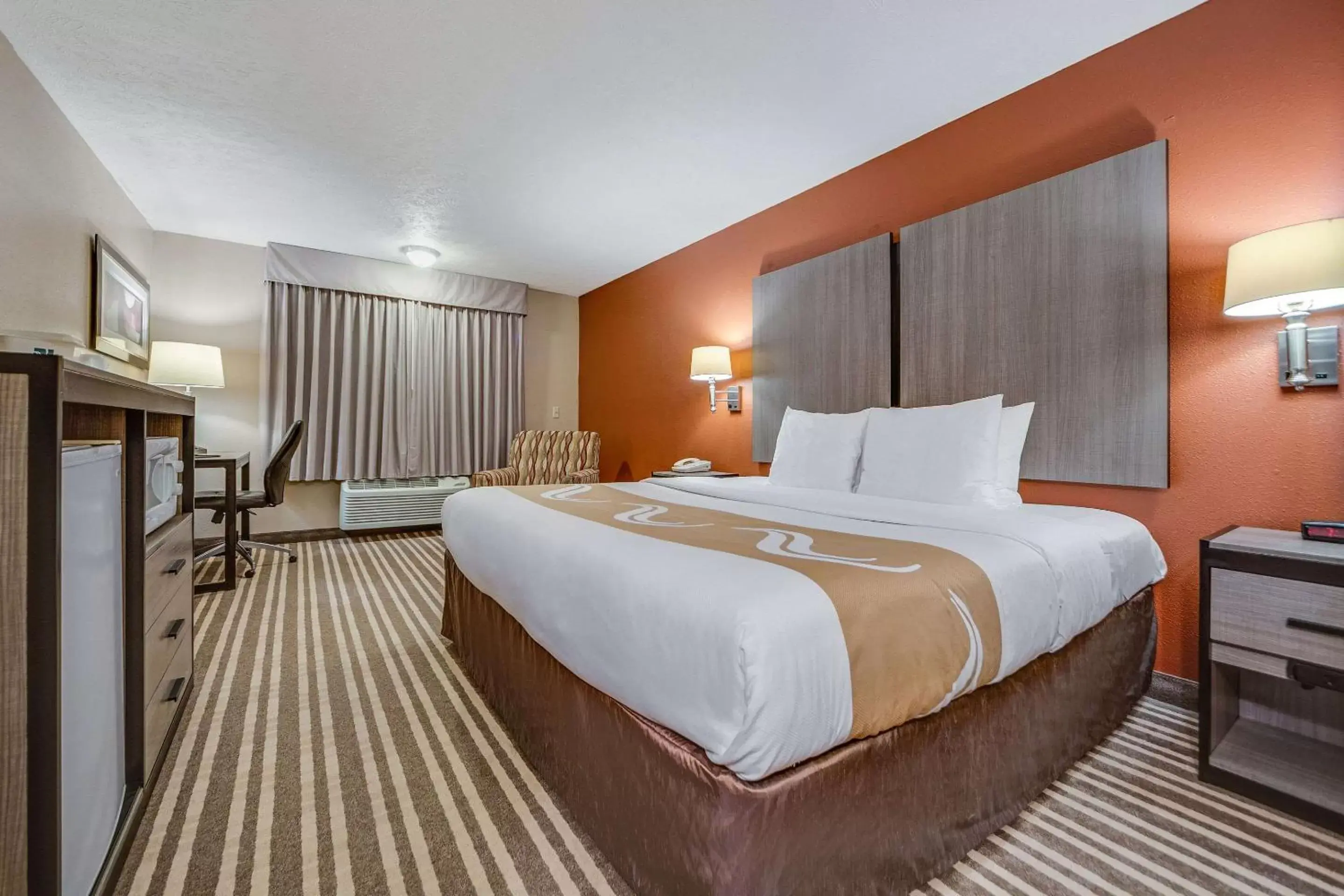 King Room - Non-Smoking in Quality Inn Hastings King Room - Non-Smoking in Quality Inn Hastings