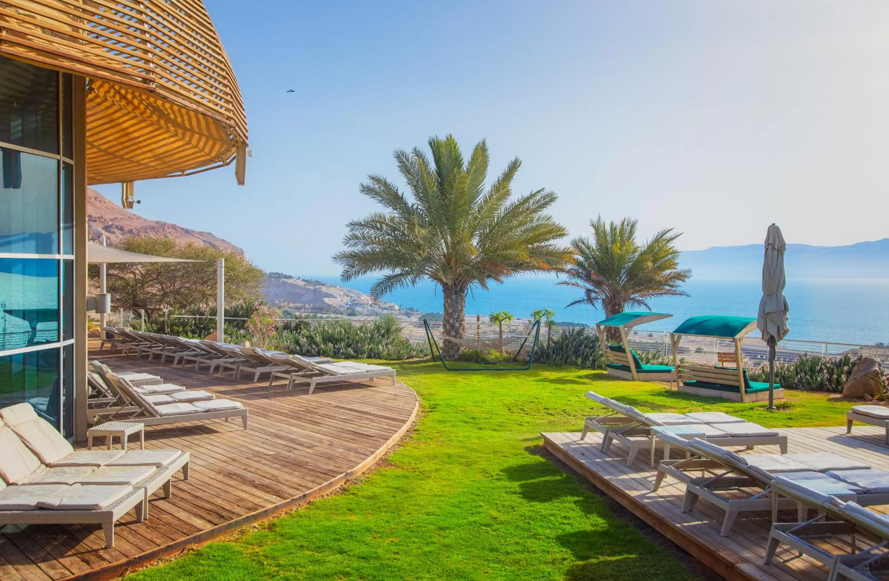 Garden in Ein Gedi Kibbutz Hotel