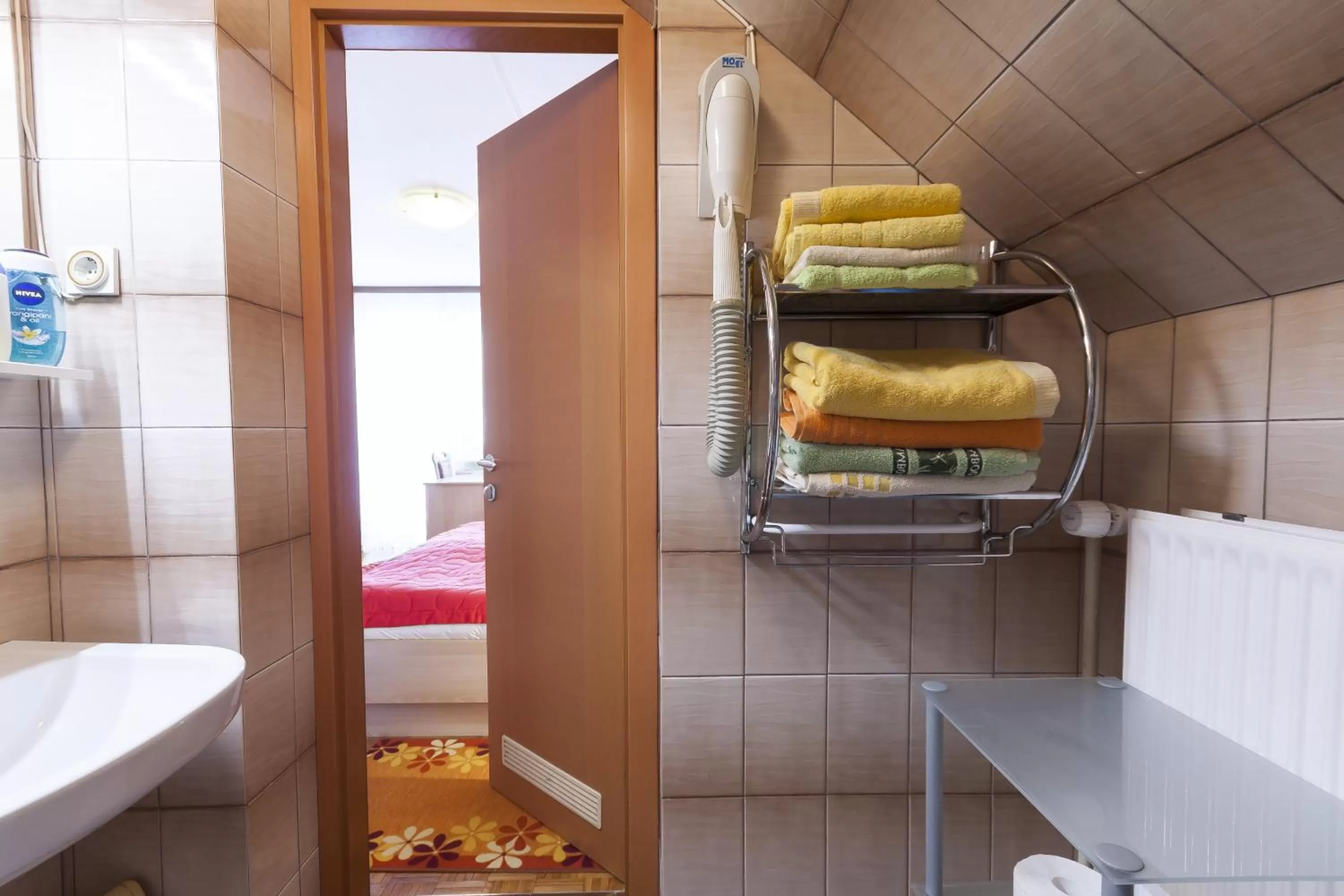 Bathroom in Rooms & Apartments Jana