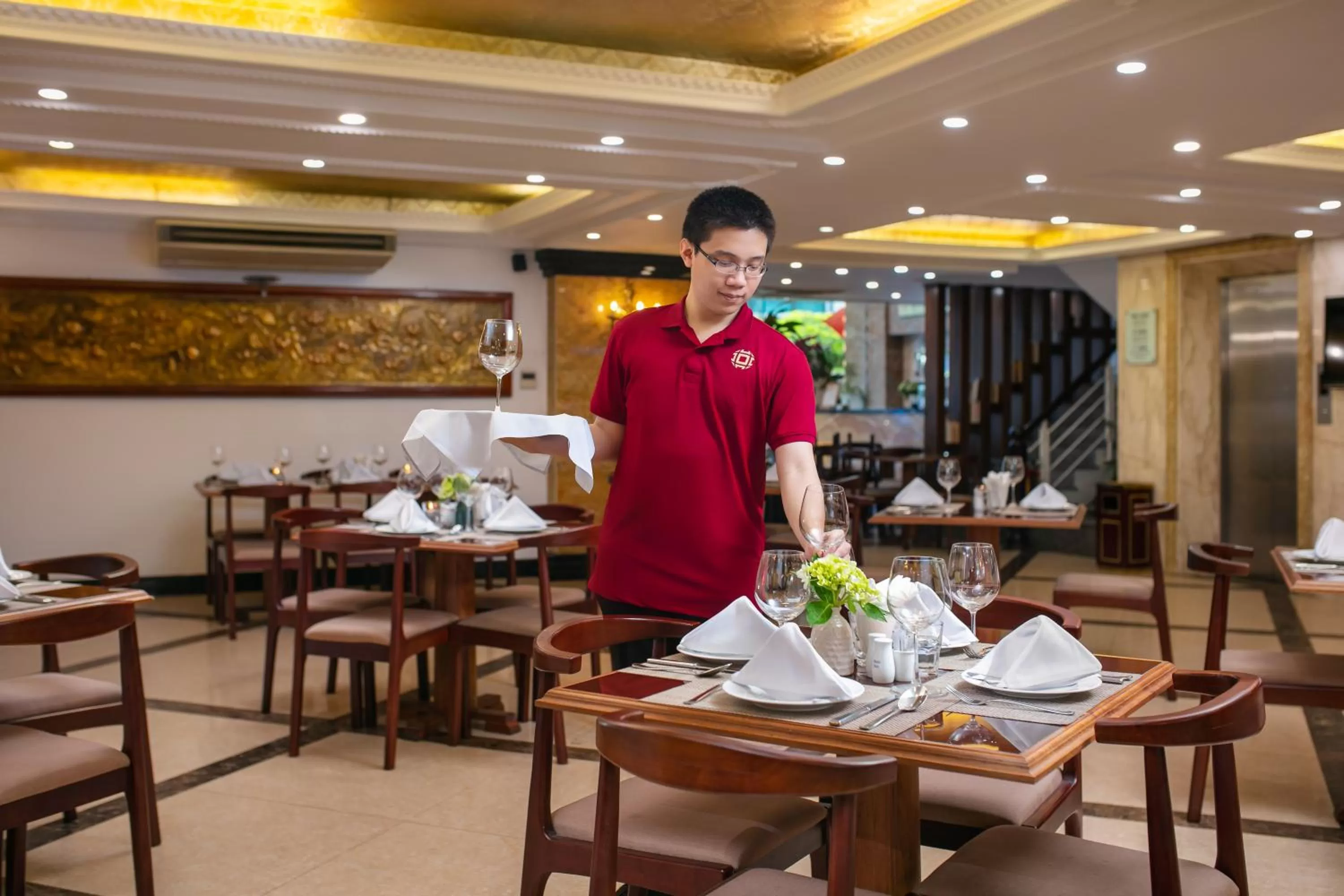 Restaurant/places to eat in Babylon Grand Hotel & Spa