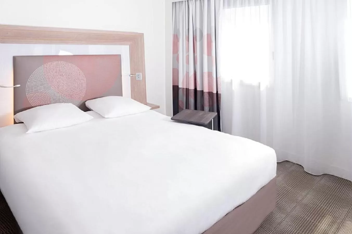 Bed in Novotel Paris Nord Expo Aulnay