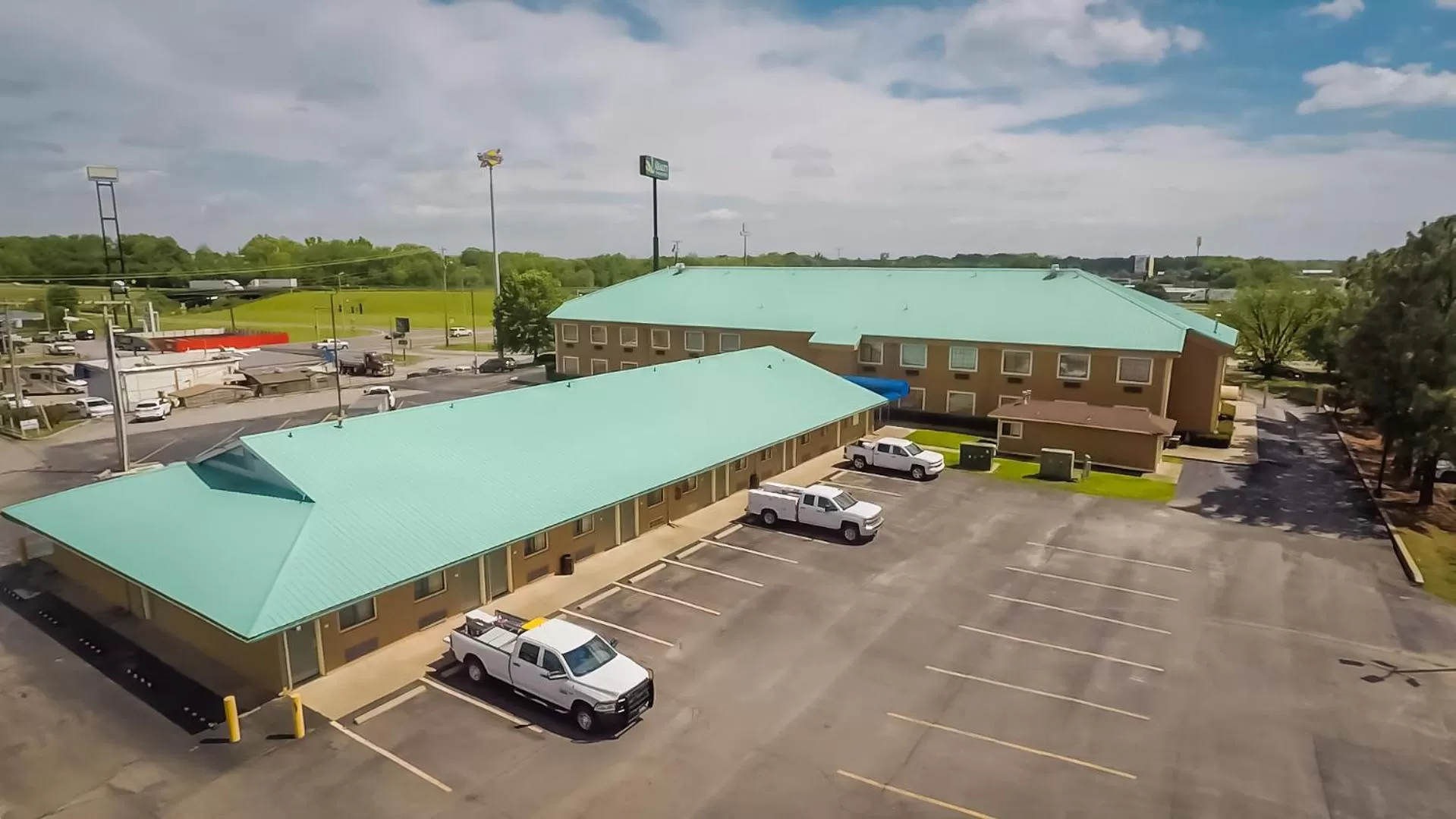 Property building in Quality Inn & Suites of Alma - Northeast from Fort Smith