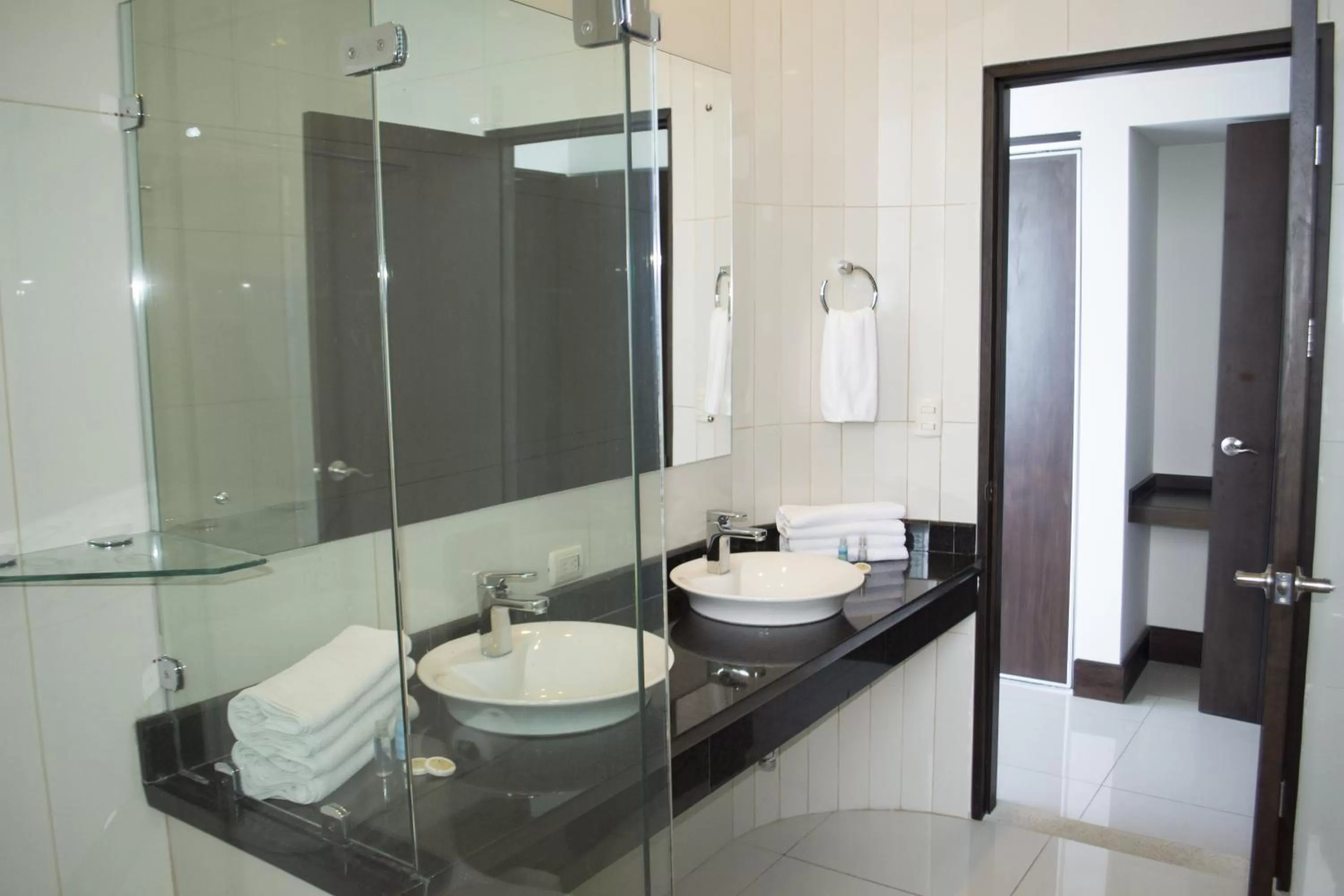 Bathroom in Puerto Azul Hotel