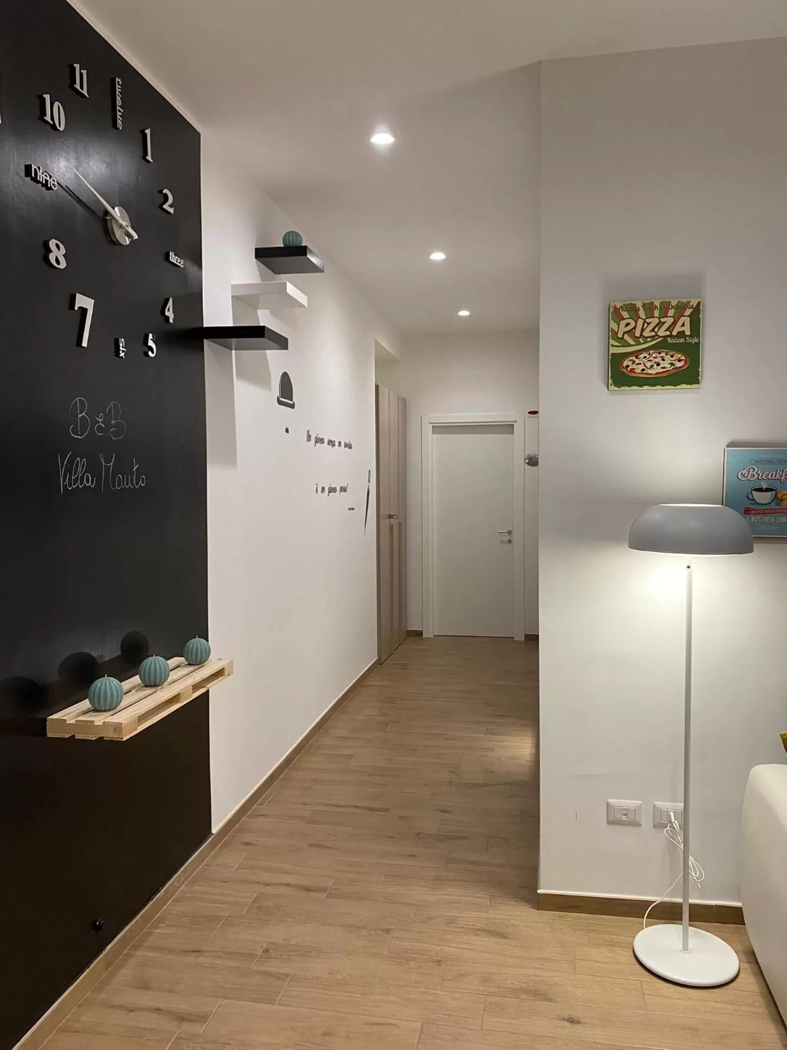 Communal lounge/ TV room in Villa Manto Bed and Breakfast - Torre Annunziata Pompei