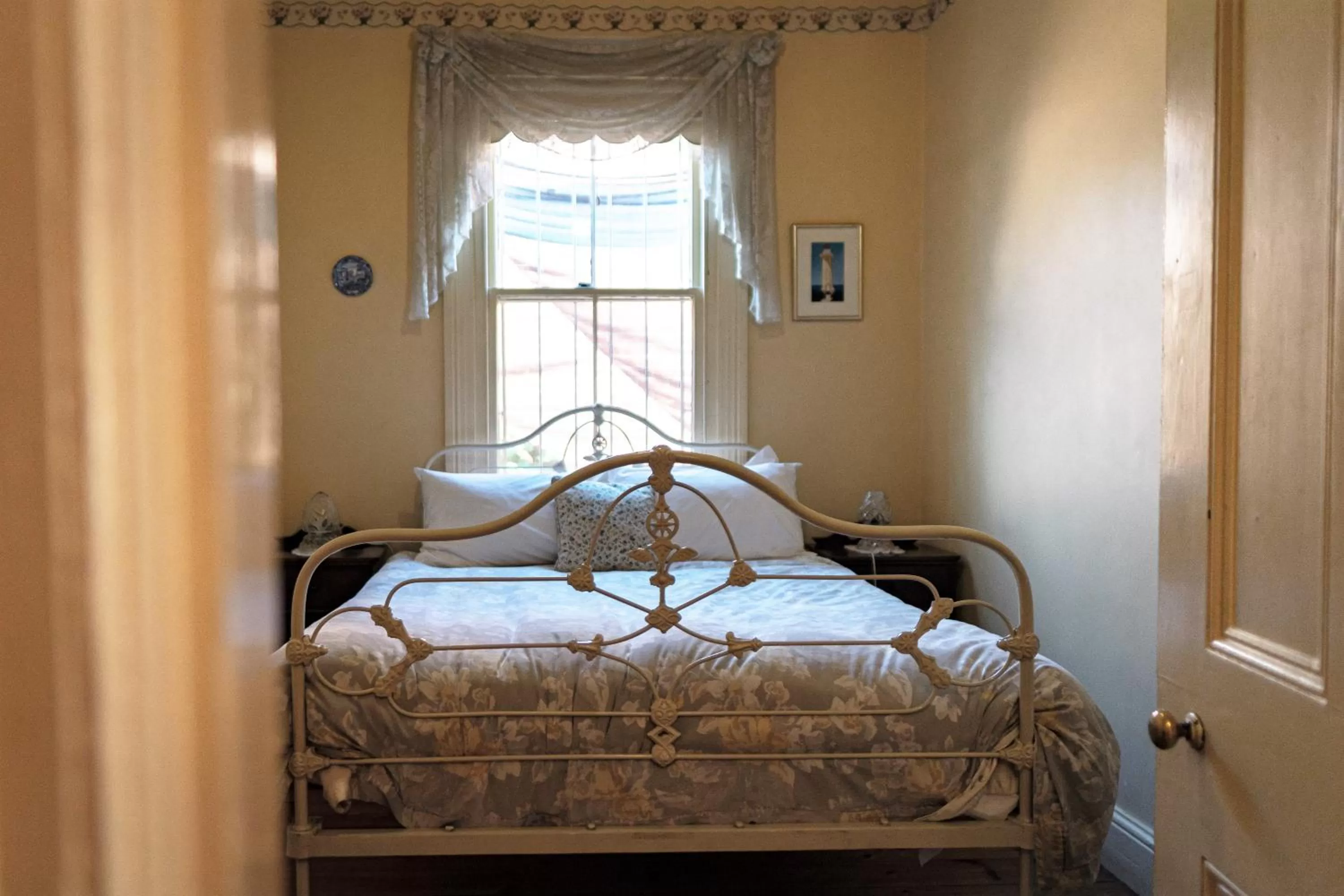 Bedroom, Bed in North Adelaide Heritage Cottages & Apartments