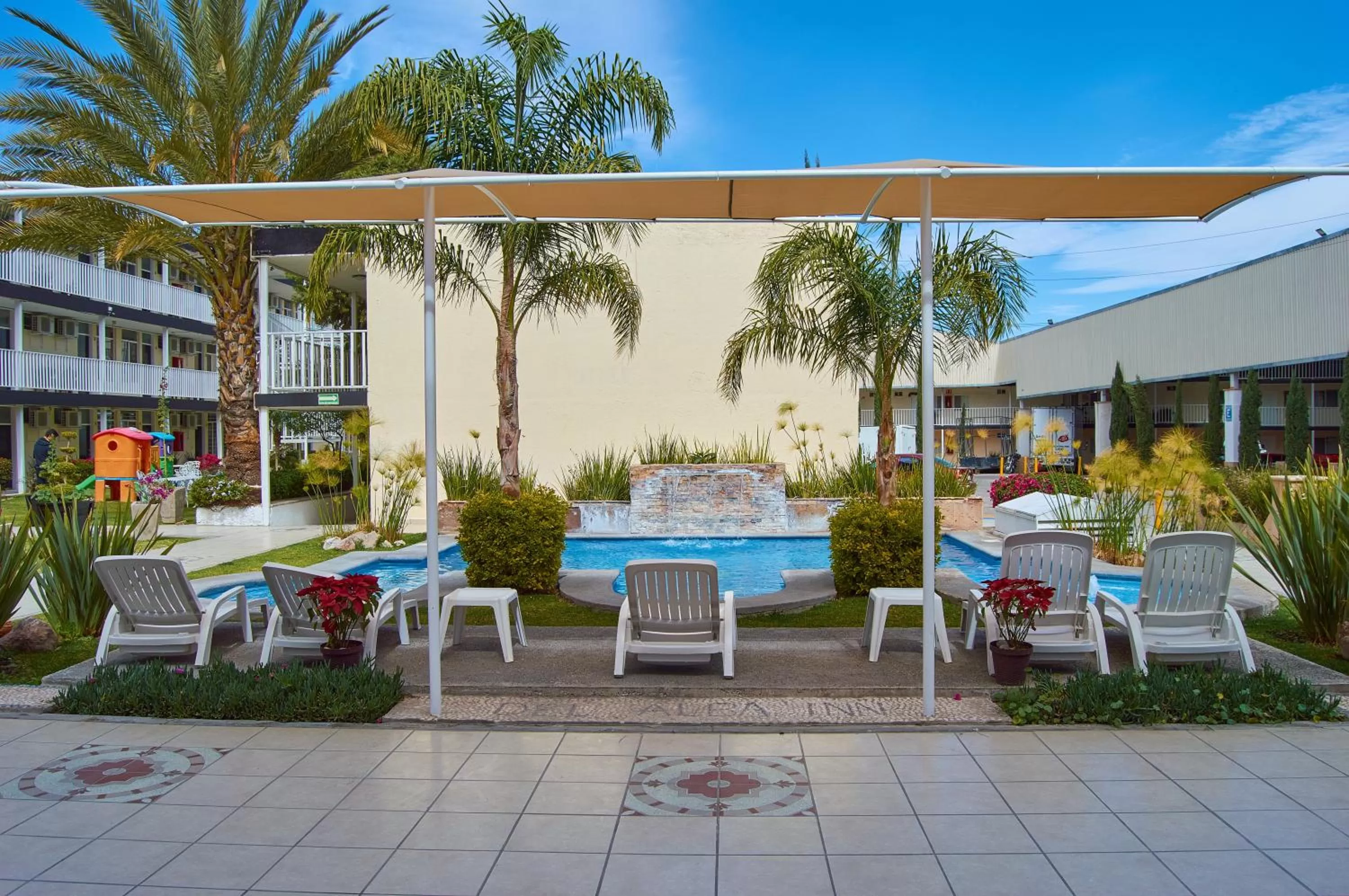 Swimming pool in Hotel del Alba Inn & Suites