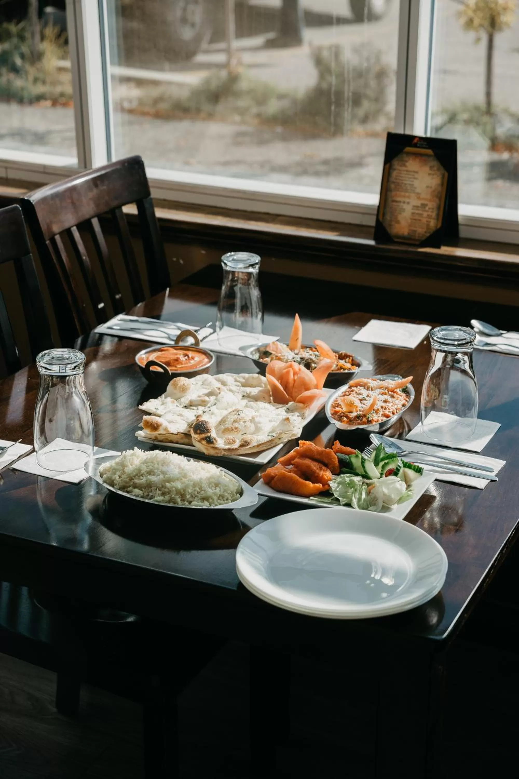 Restaurant/places to eat in Golden Village Lodge