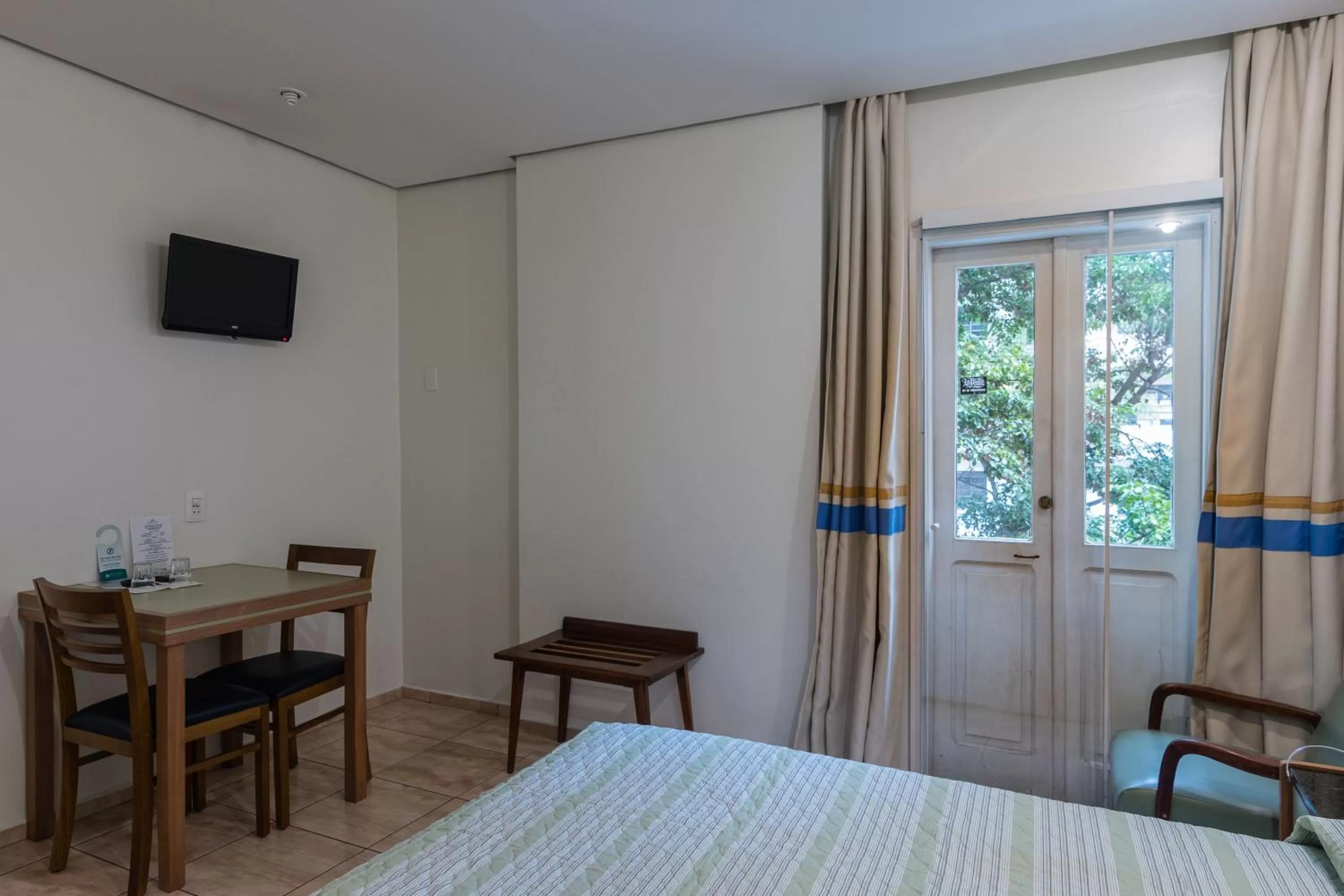 Bedroom, Bed in Cinelandia Hotel